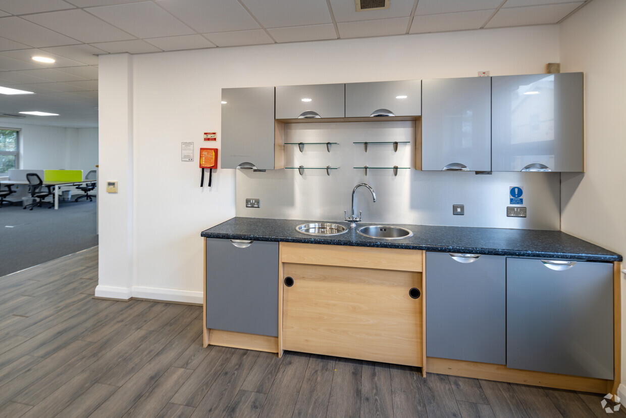 Acer Healthcare Ltd image 3