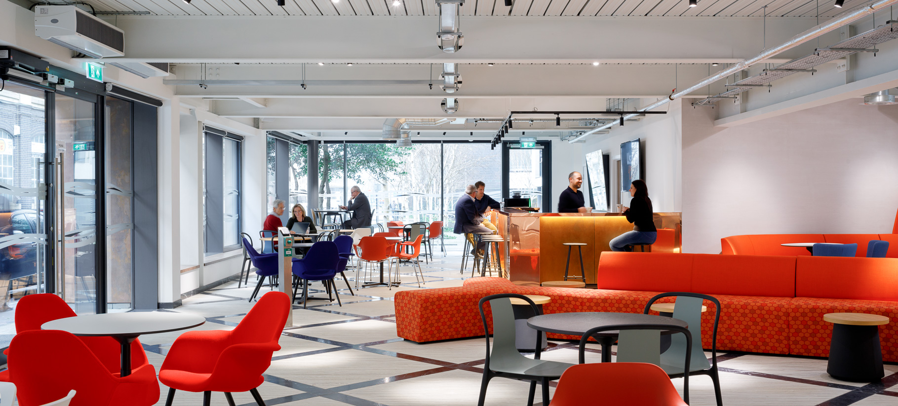 Us&Co Stratford image 4