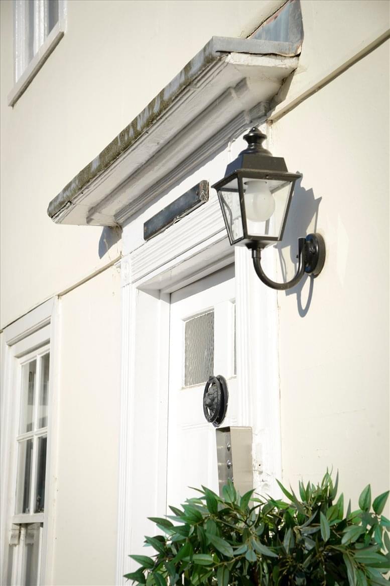 Hurst House Offices Ltd image 2