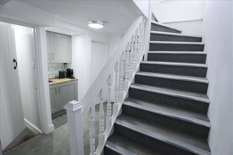 Hurst House Offices Ltd image 4