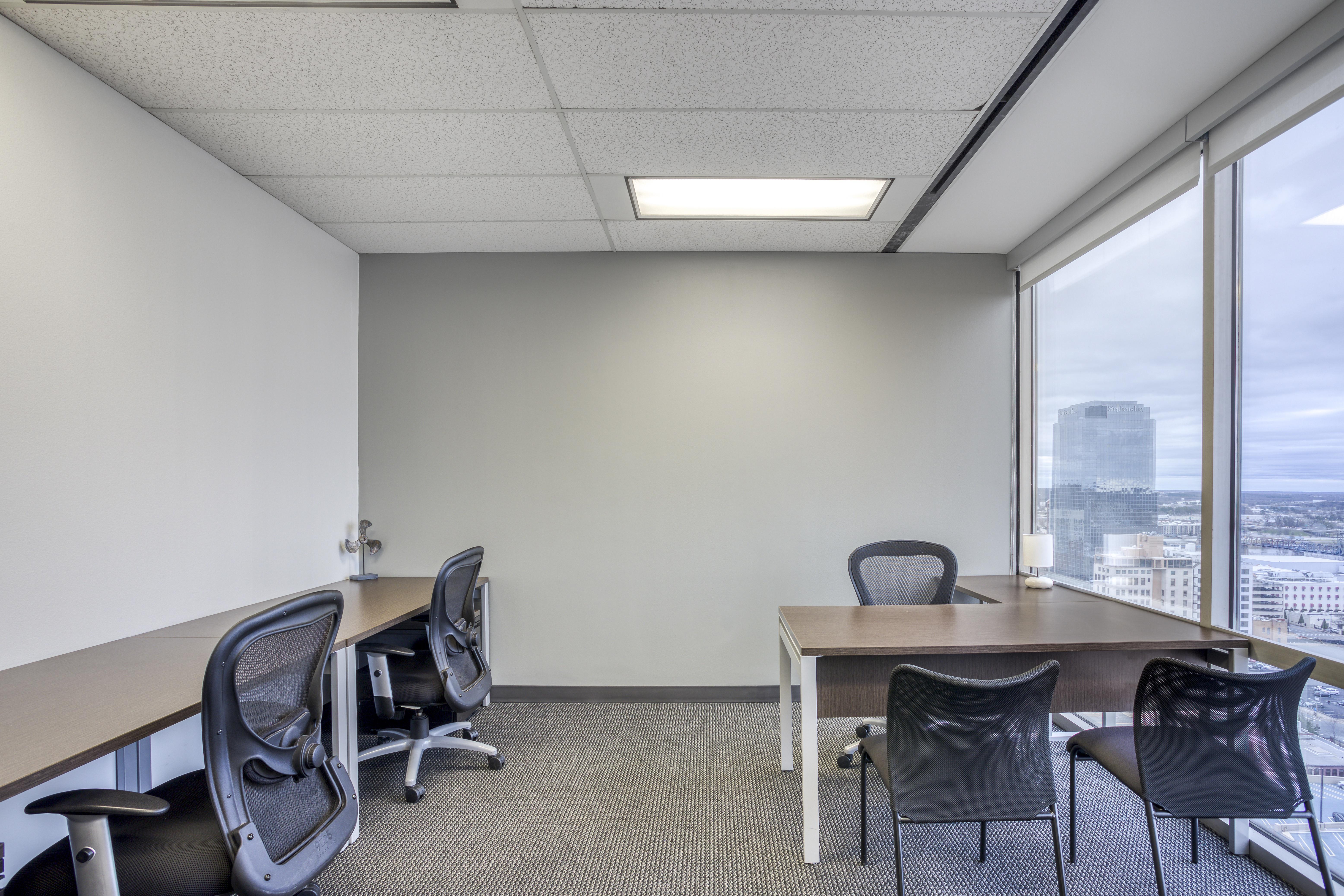 Regus - Arkansas, Little Rock - Regions Center image 3