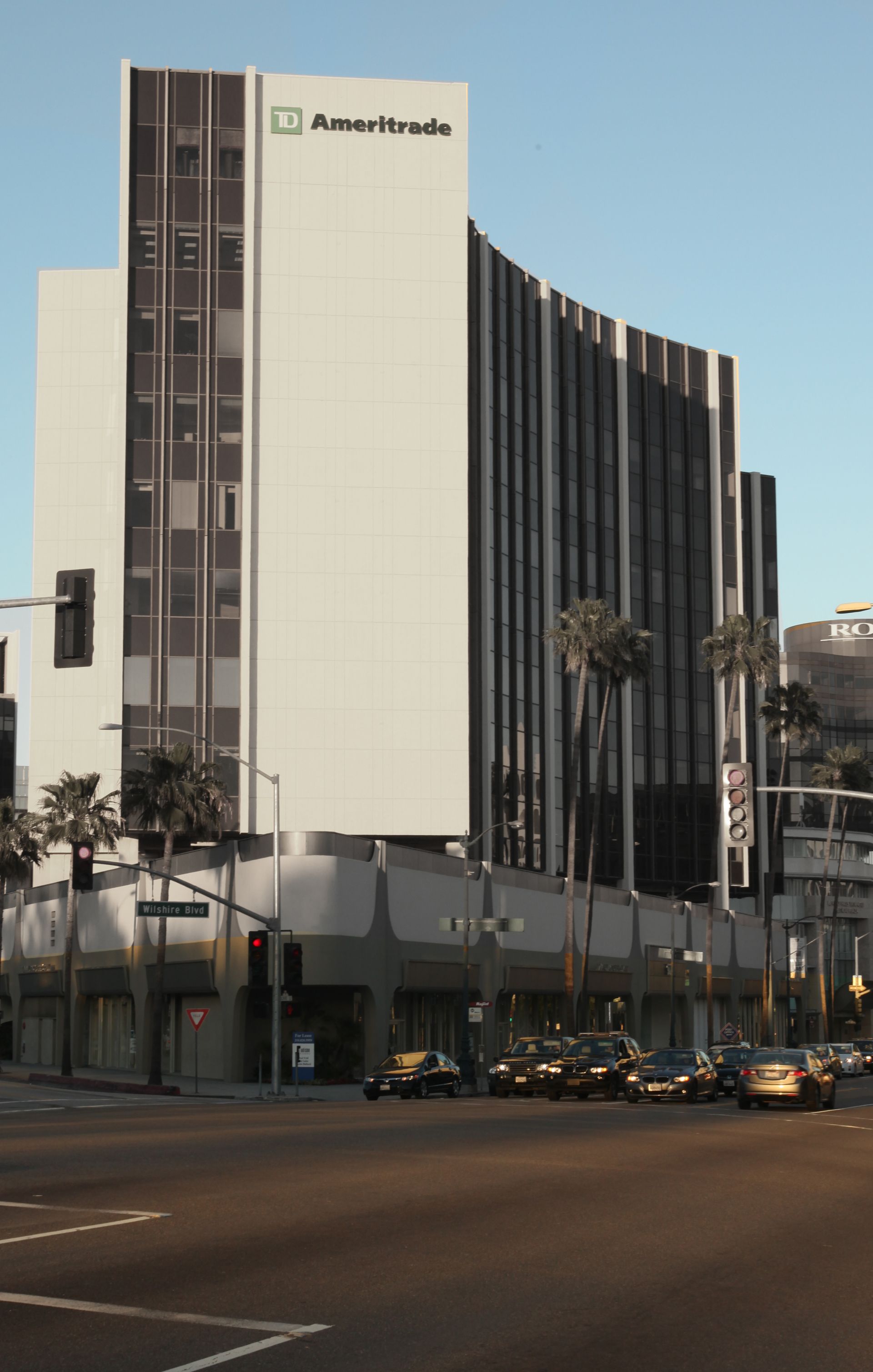 Beverly Hills Gateway Business Center image 5