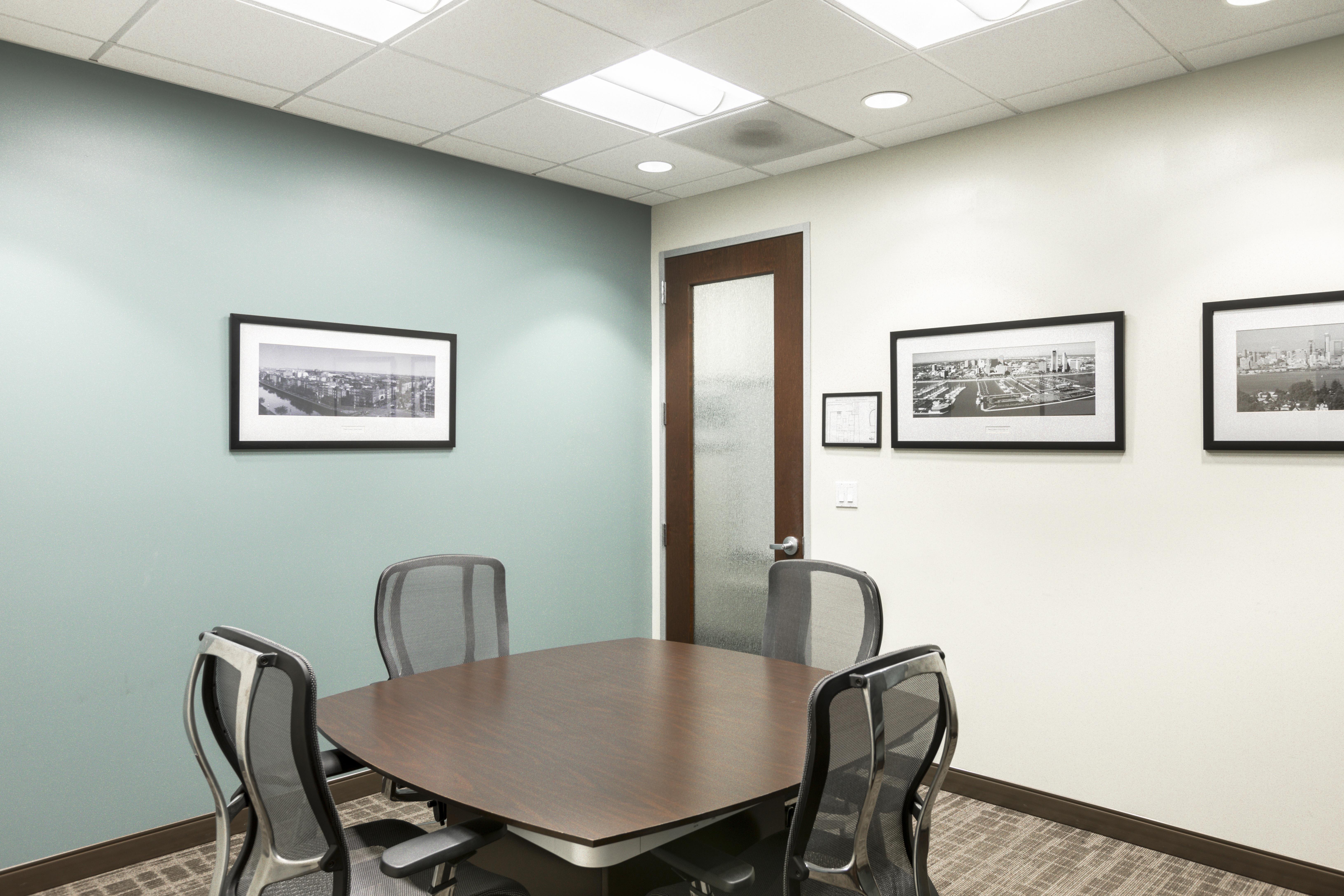 Regus - California, Escondido - La Terraza Corporate Plaza image 4