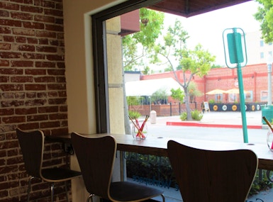 Pro Desk Space image 4