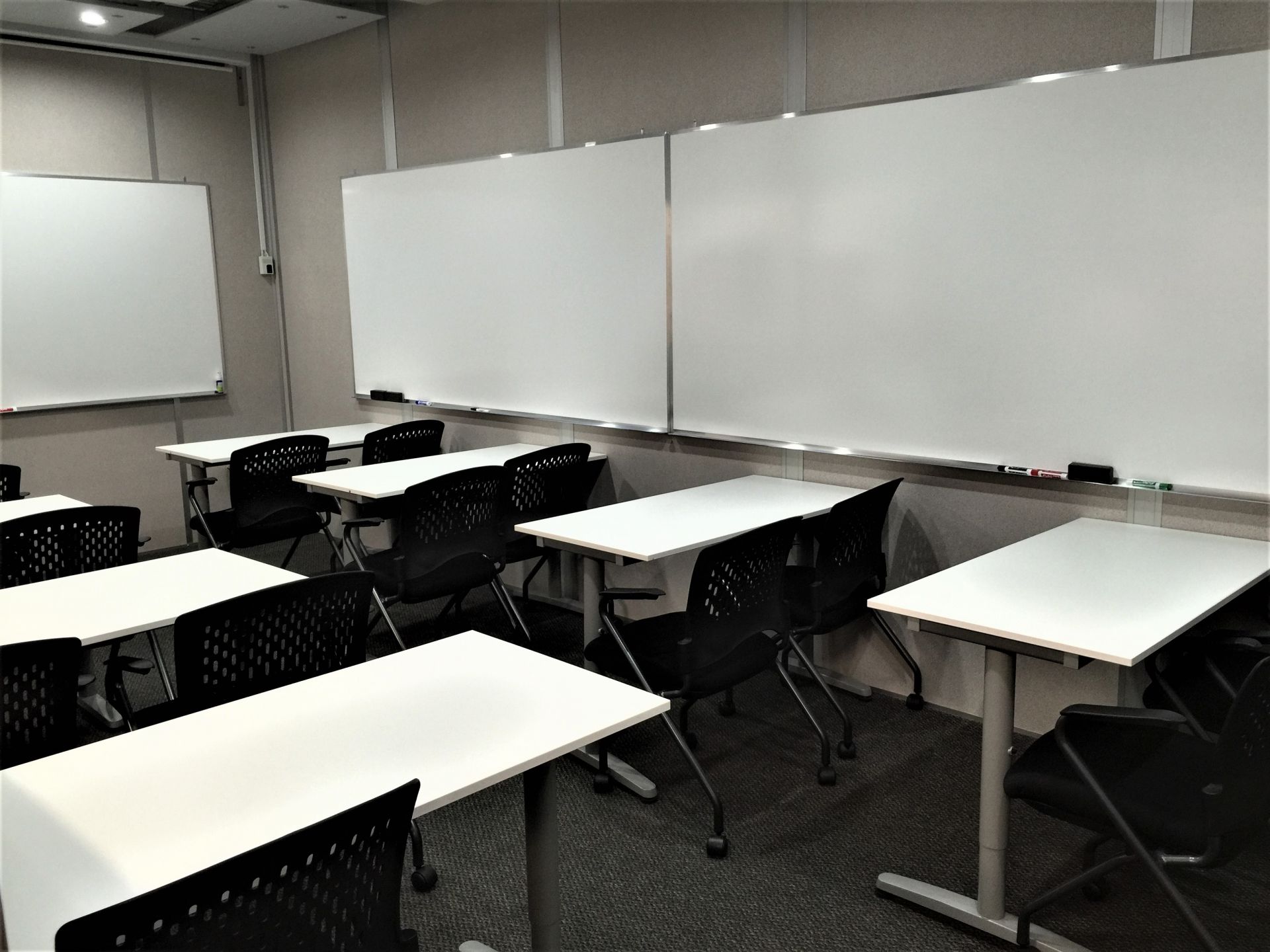 Pro Desk Space image 5