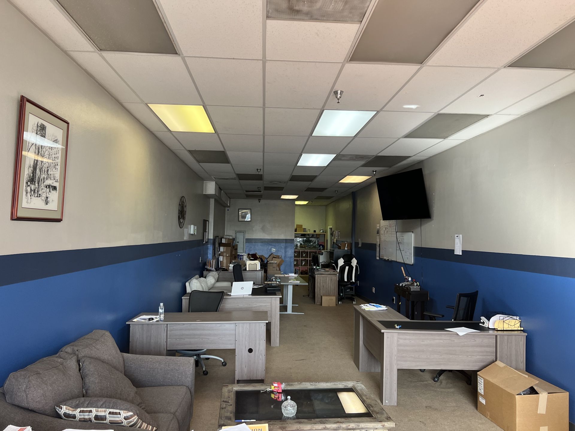 Gardena CA Subtle Office Space & Desk image 5