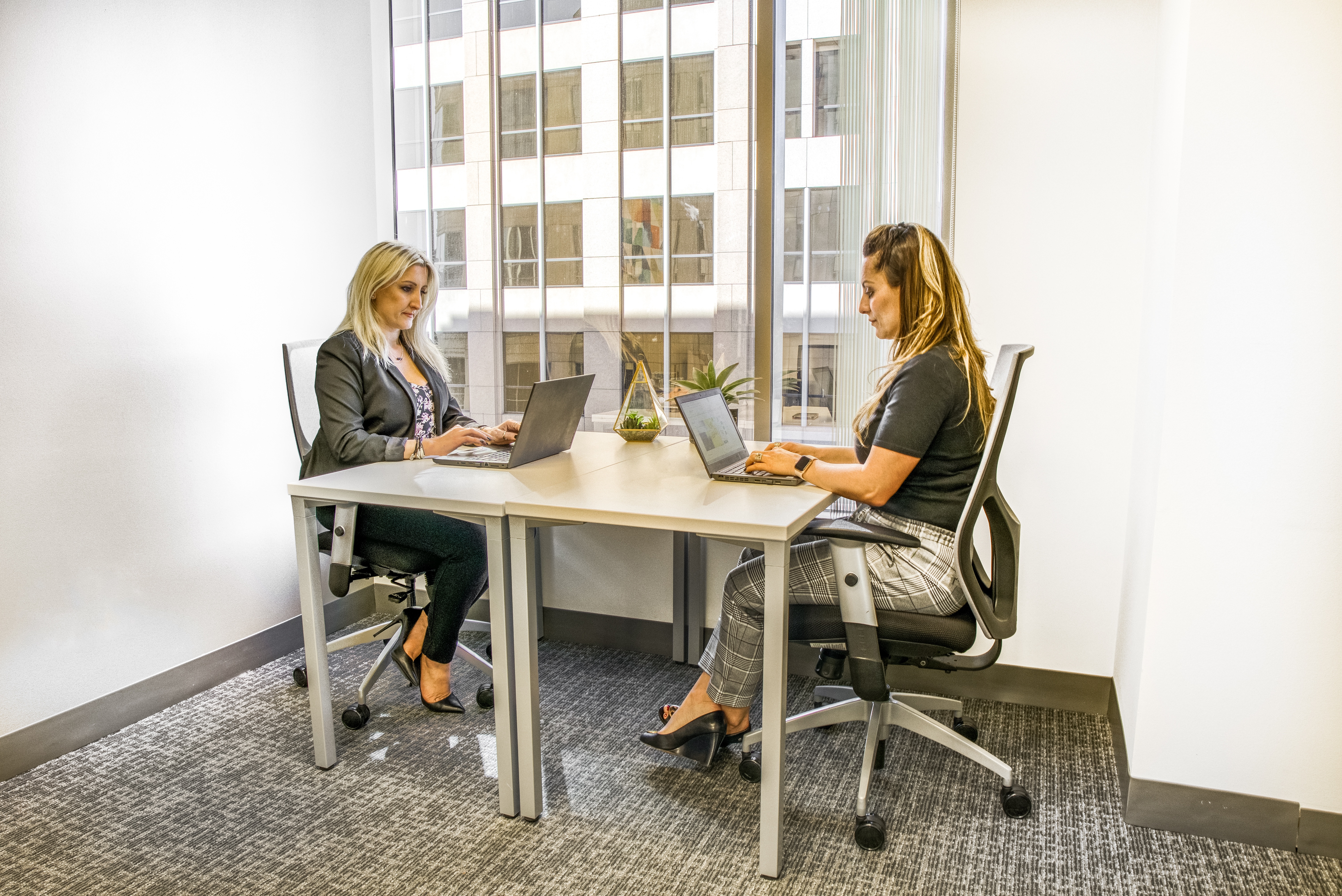 Regus - California, Glendale - Brand Blvd image 4