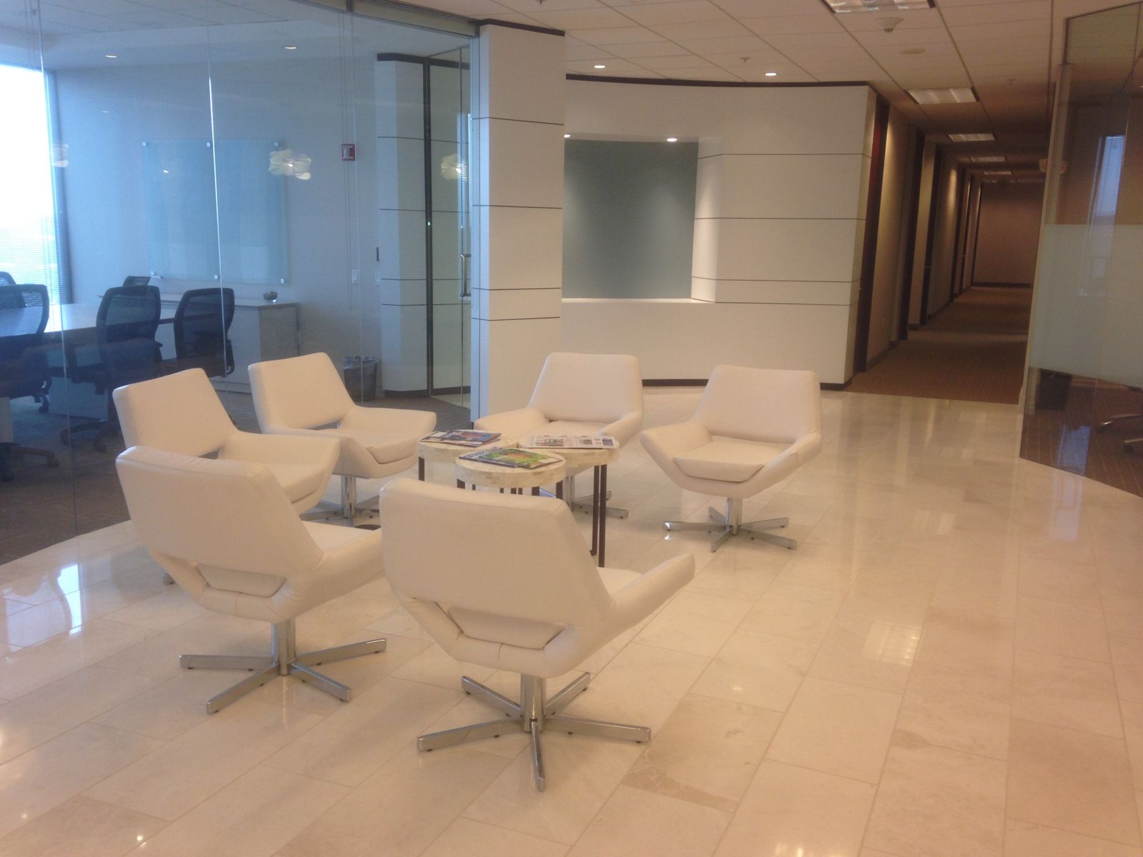 Premier Workspaces - Wells Fargo Tower image 5