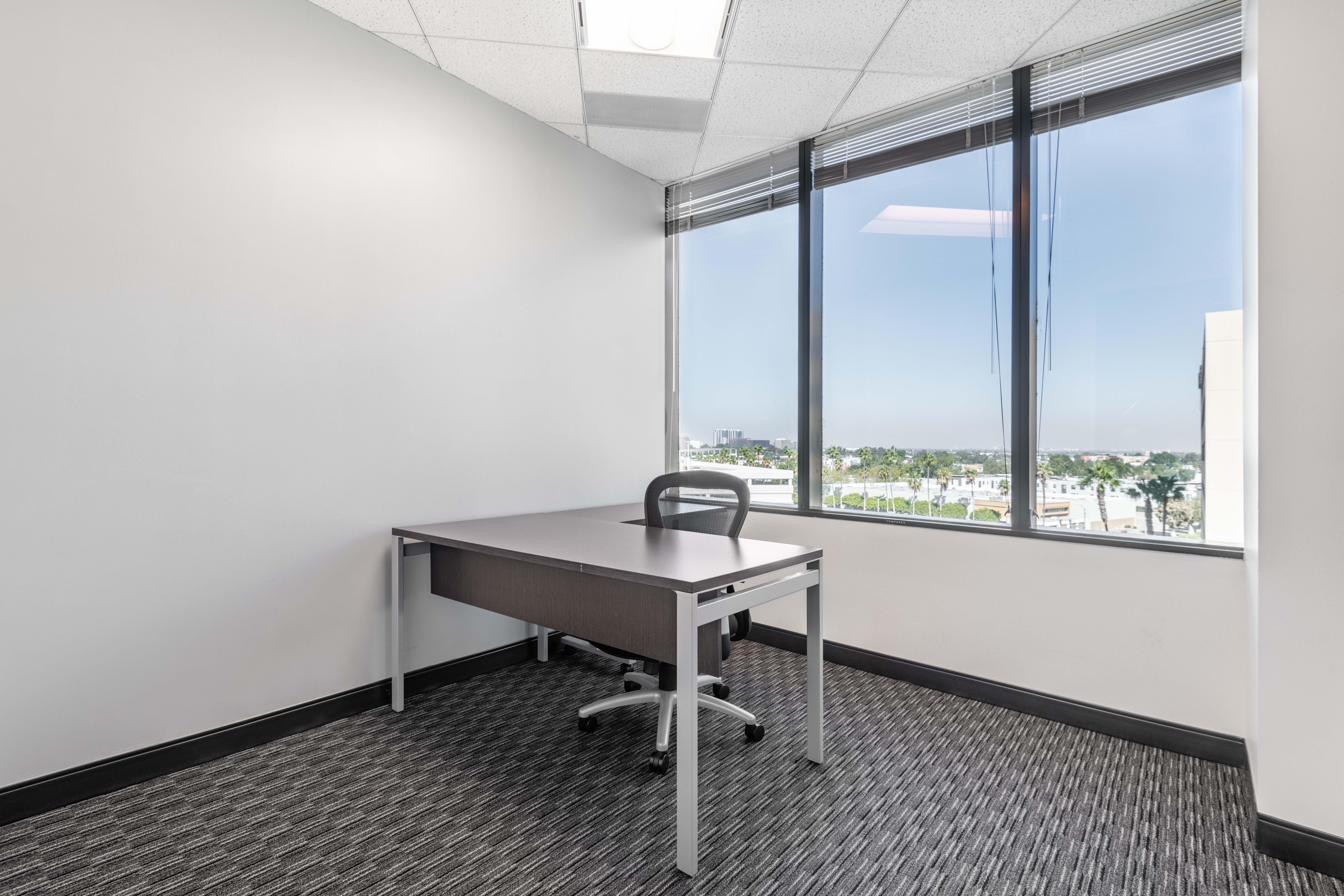 Regus - California, Irvine - Oracle Tower image 3