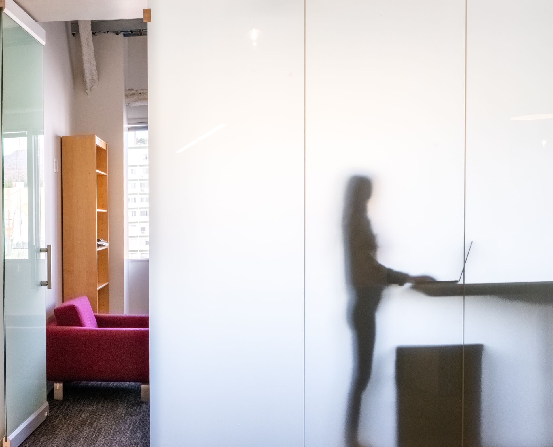 iBase Hollywood image 4