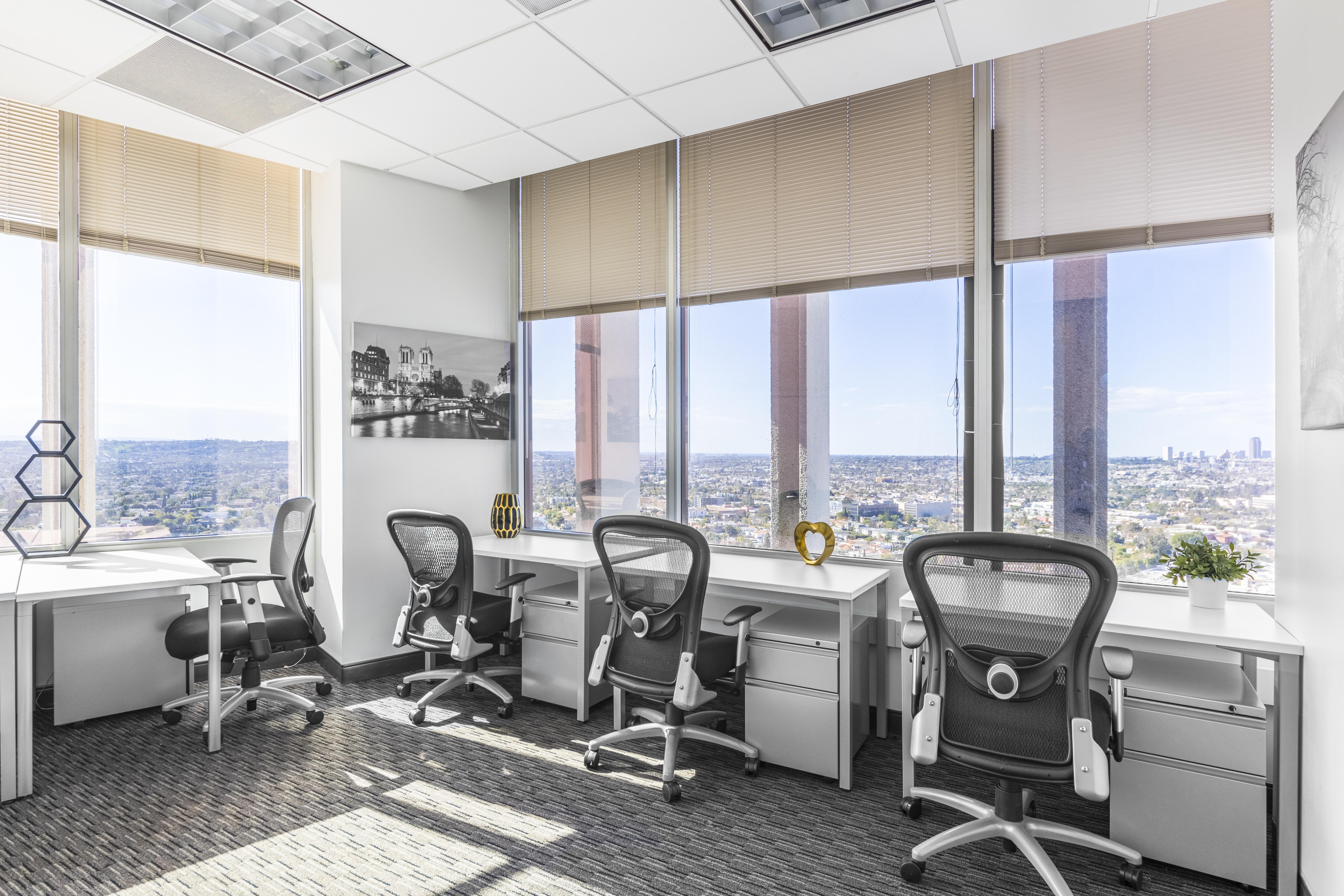 Regus - California, Los Angeles - Miracle Mile image 3
