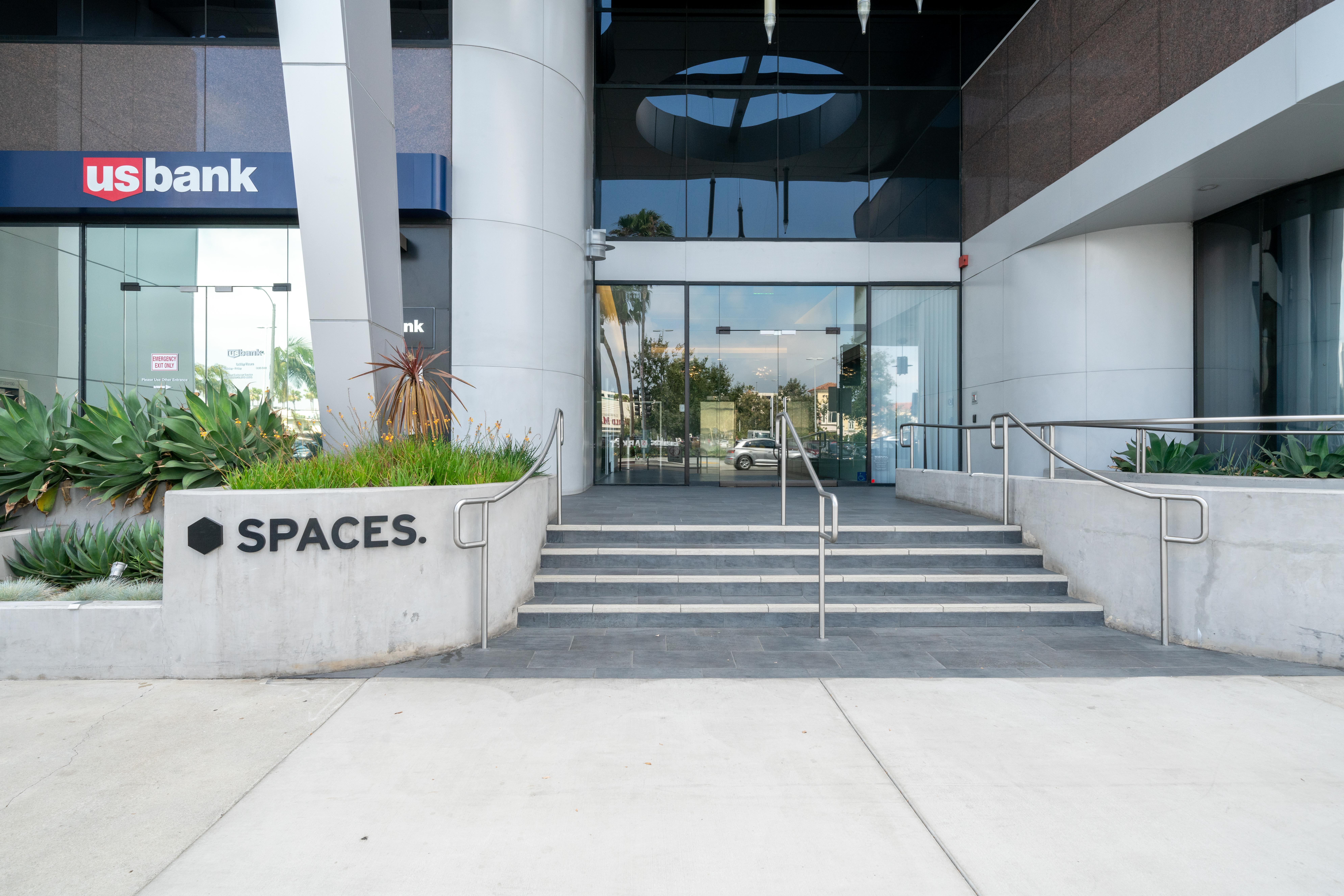 Spaces - California, Los Angeles - Spaces Fairfax image 1