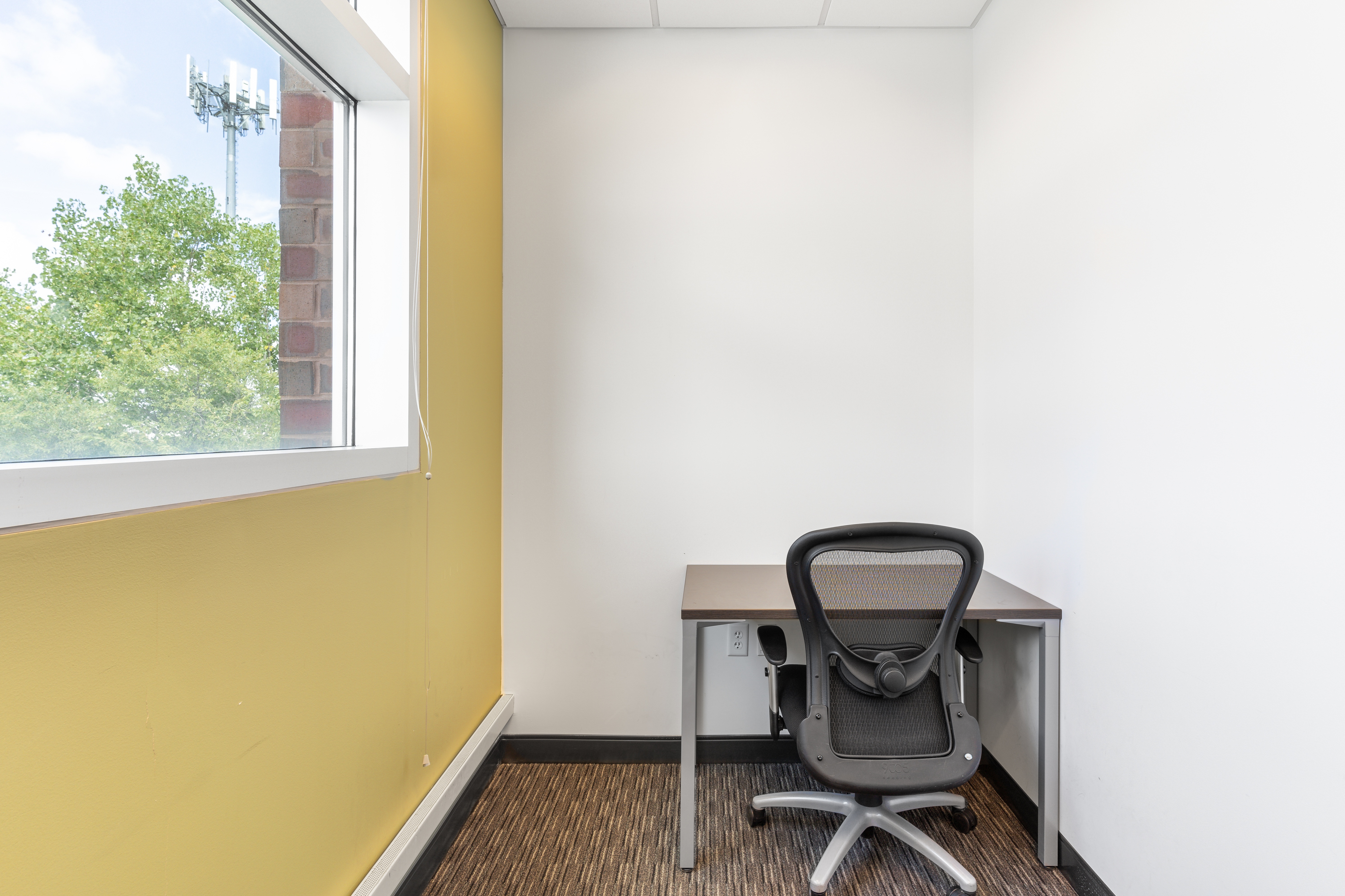 Regus - Minnesota, Minneapolis - Roseville - Bonestroo image 3