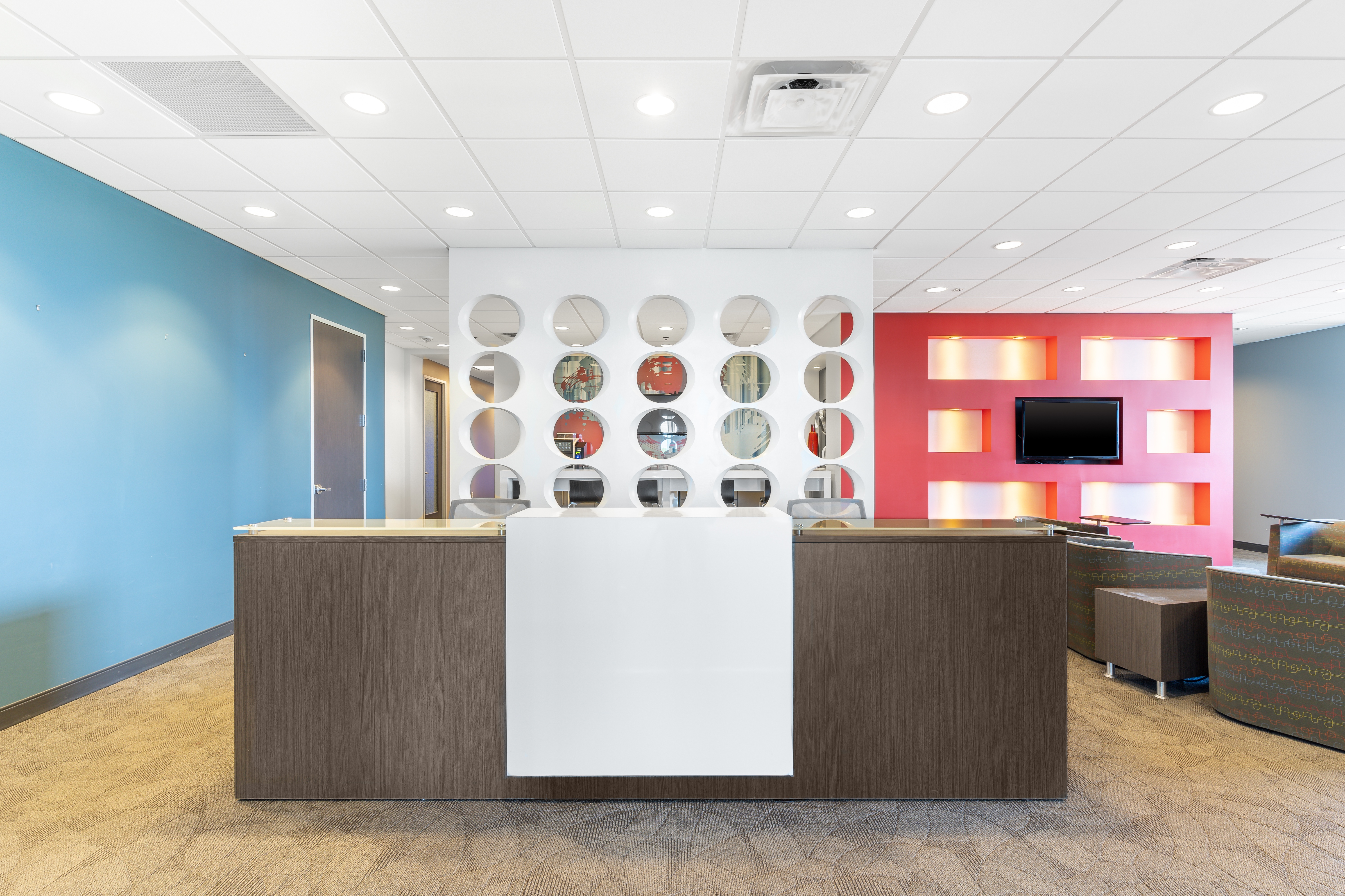 Regus - Minnesota, Minneapolis - Roseville - Bonestroo image 2