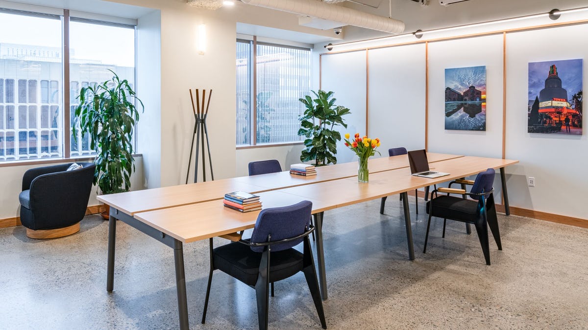 WeWork 400 Capitol Mall image 5