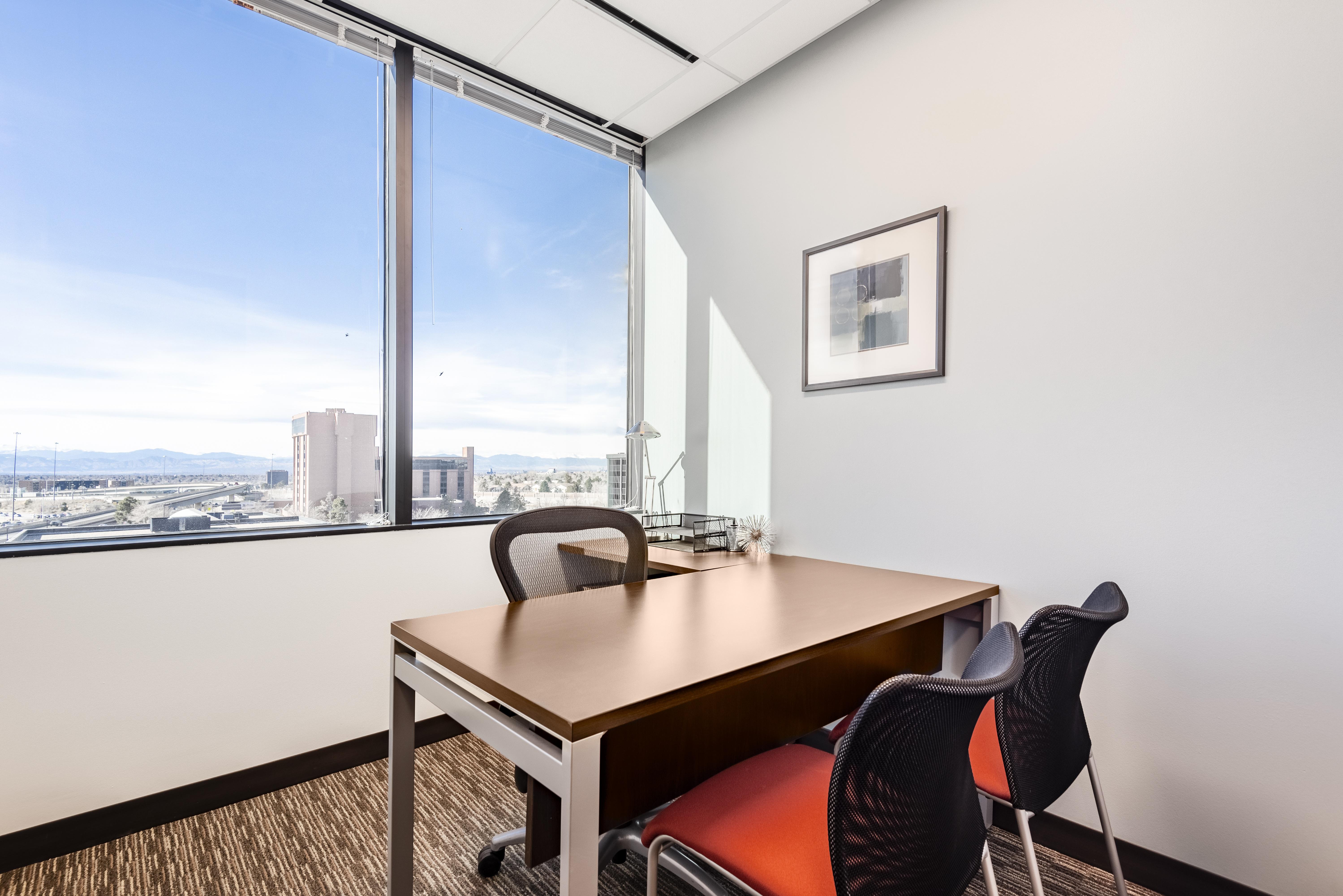 Regus - Colorado, Aurora - South Vaughn Way image 3