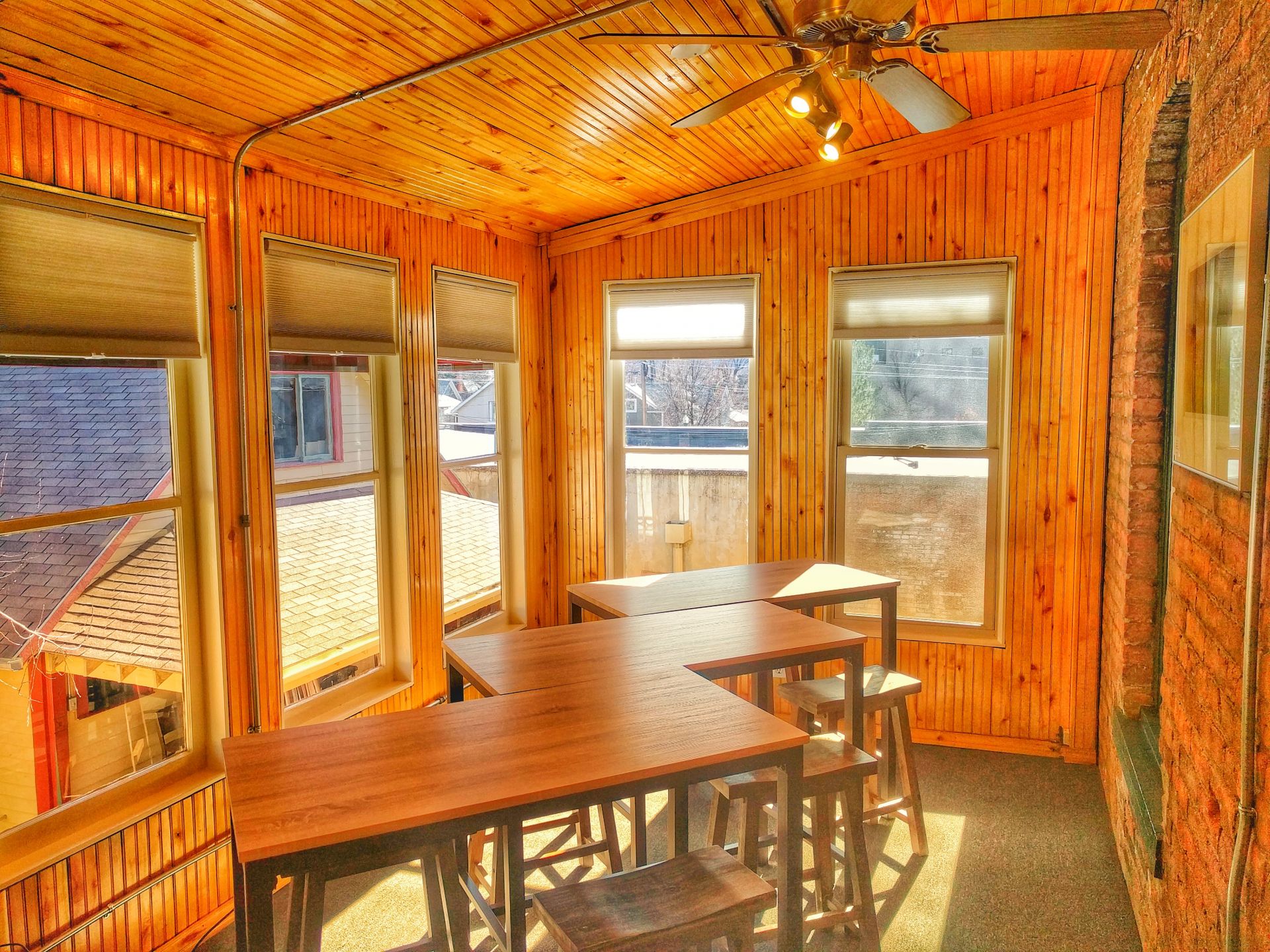 R Space at the Rochester Hotel image 5