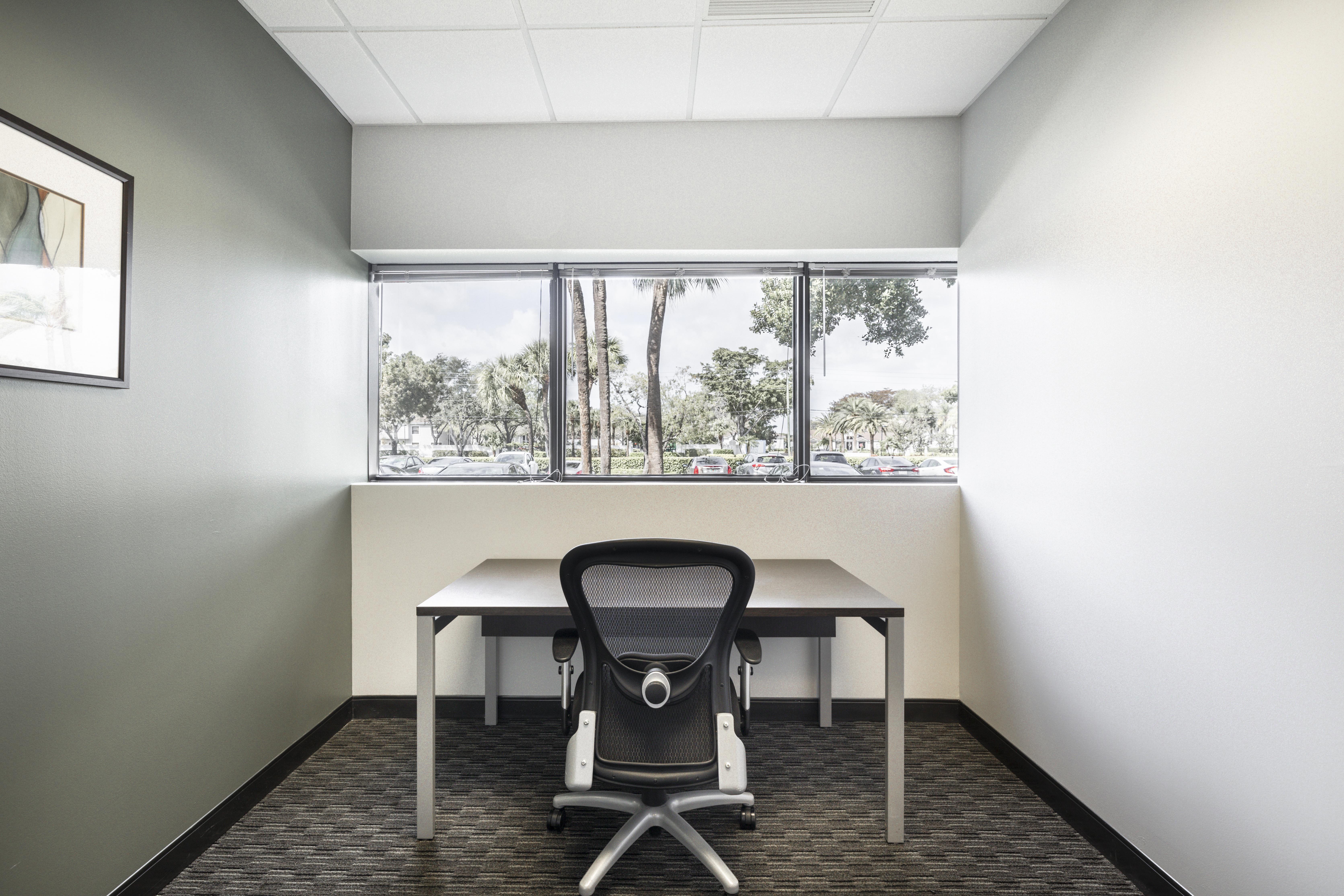 Regus - Florida, Delray Beach - The Arbors image 3