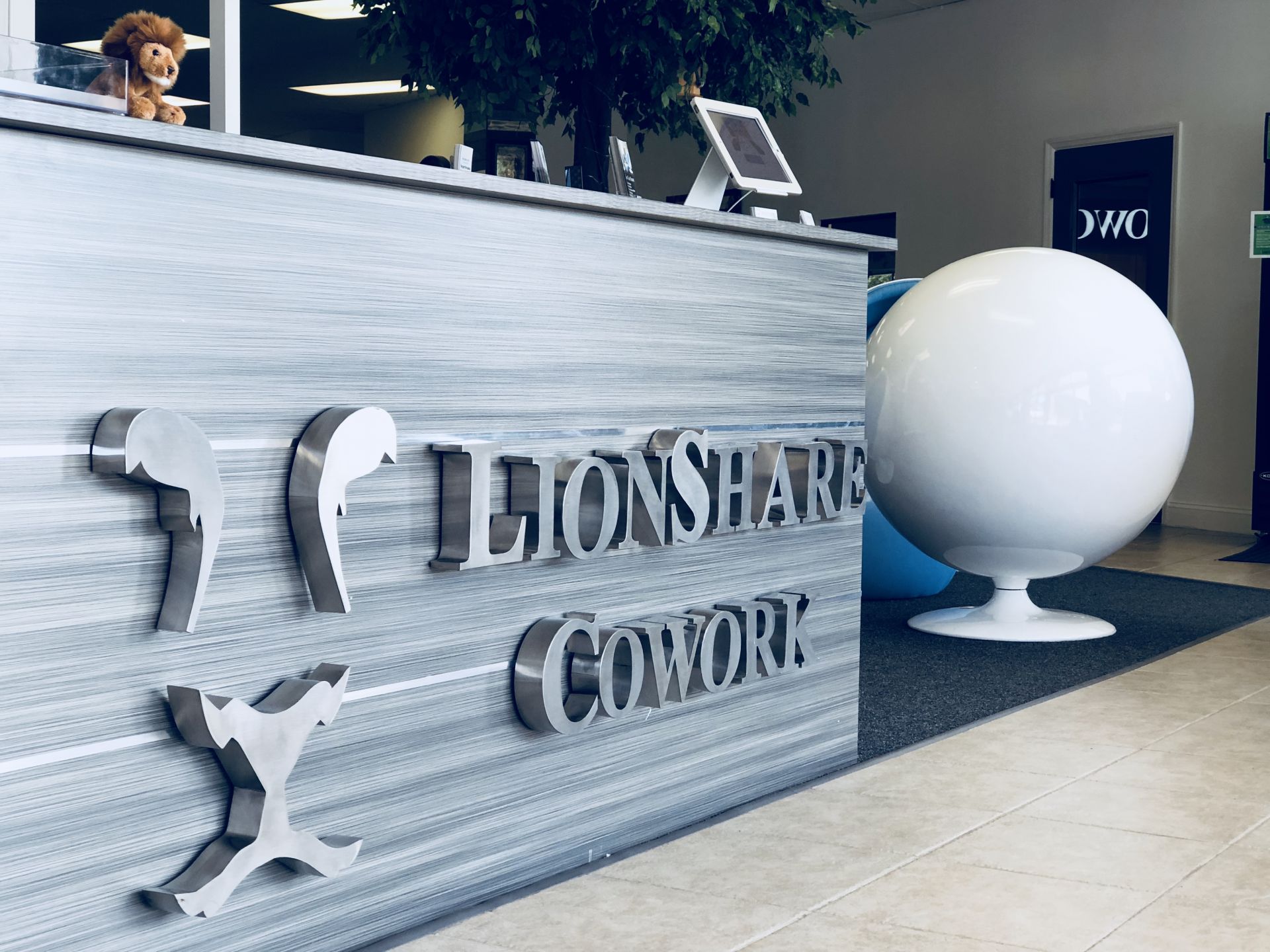Lionshare Cowork Jacksonville Book Online Coworker