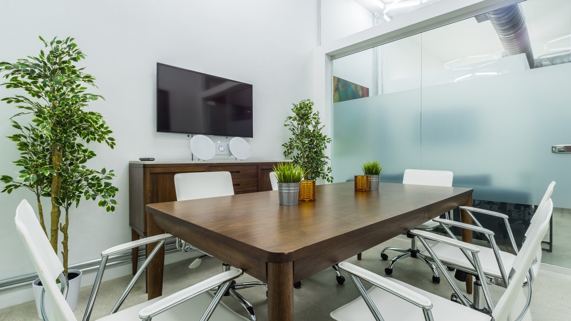 Carbon Wynwood image 3