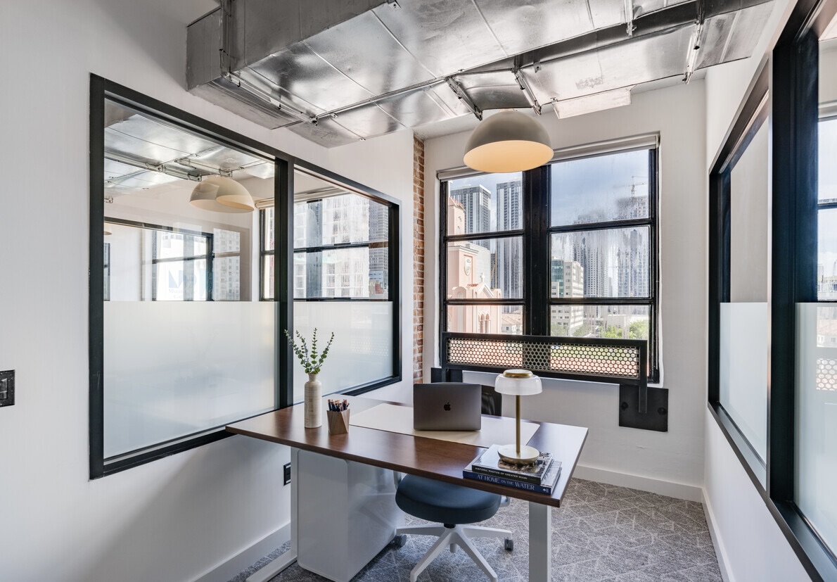 Venture X Miami Downtown image 2