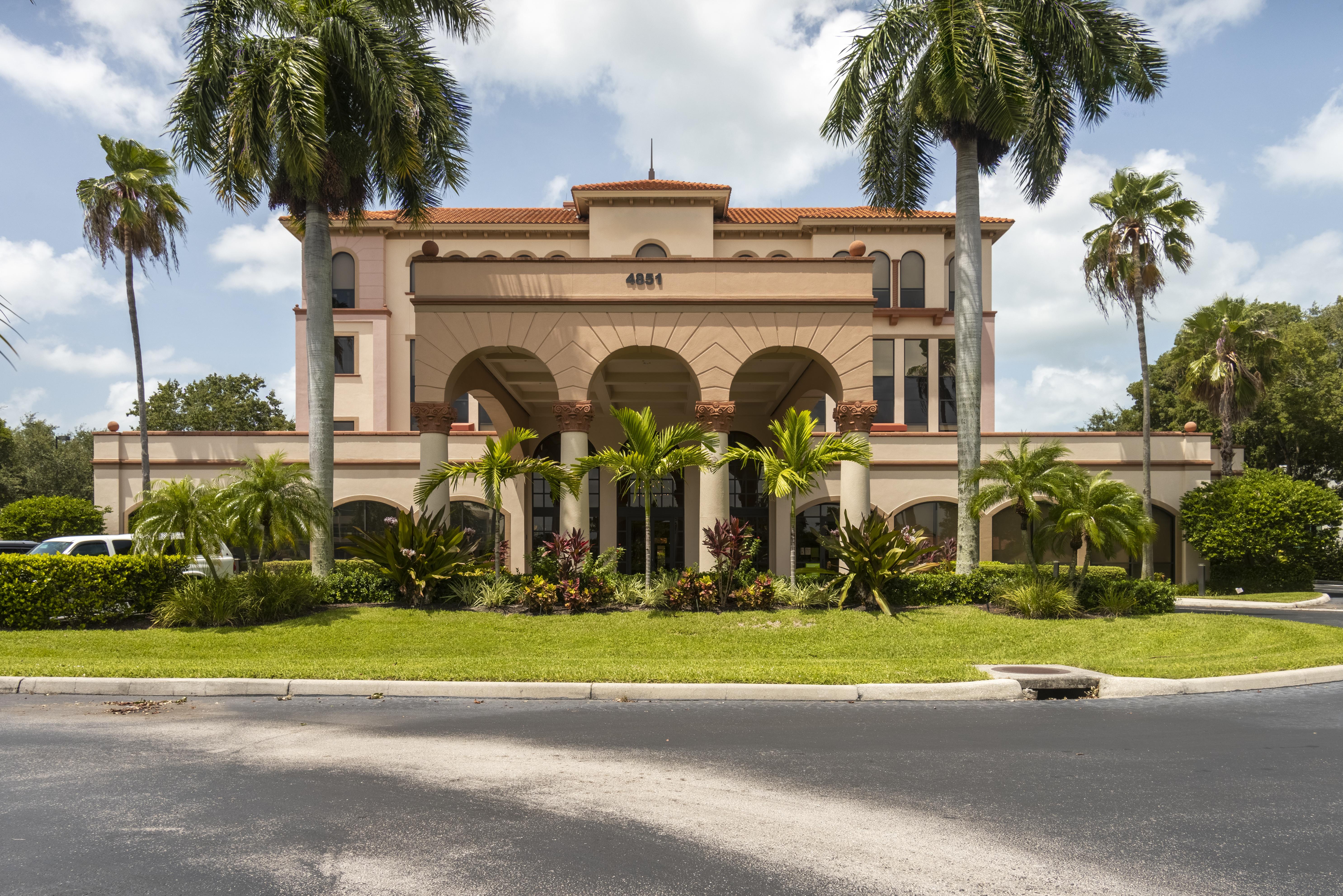 Regus - Florida, Naples - Tamiami Trail profile image