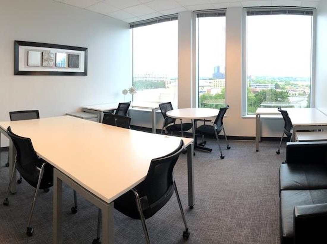 Peachtree Offices Buckhead image 2