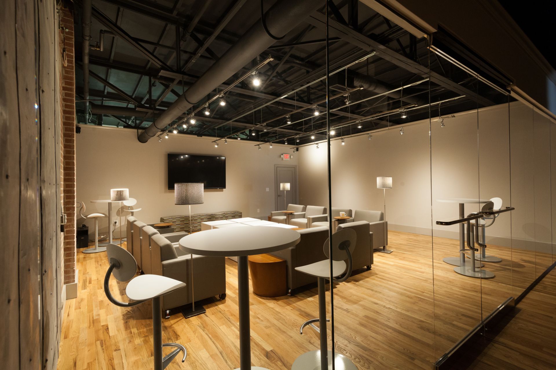 FireWorks Coworking image 4