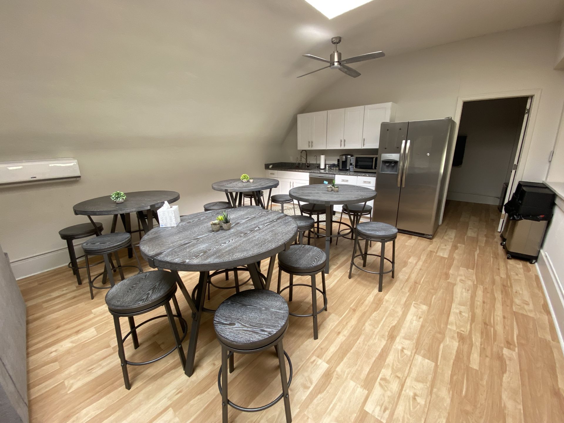 14E Coworking Space - Batavia image 3