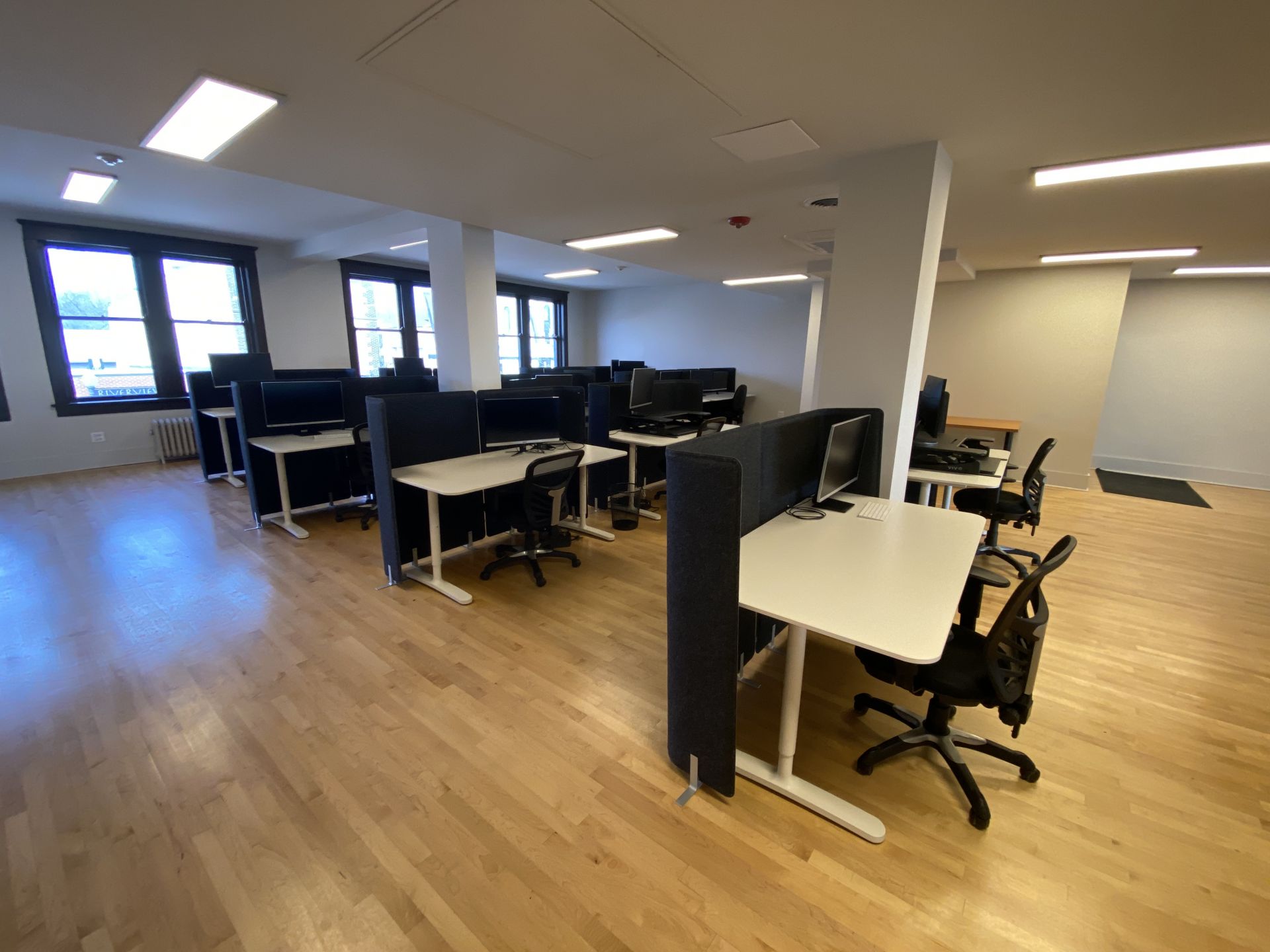 14E Coworking Space - Batavia image 5