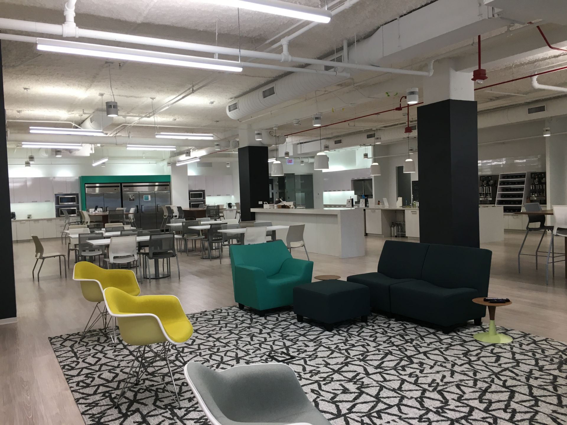 MakeOffices at The Loop image 3