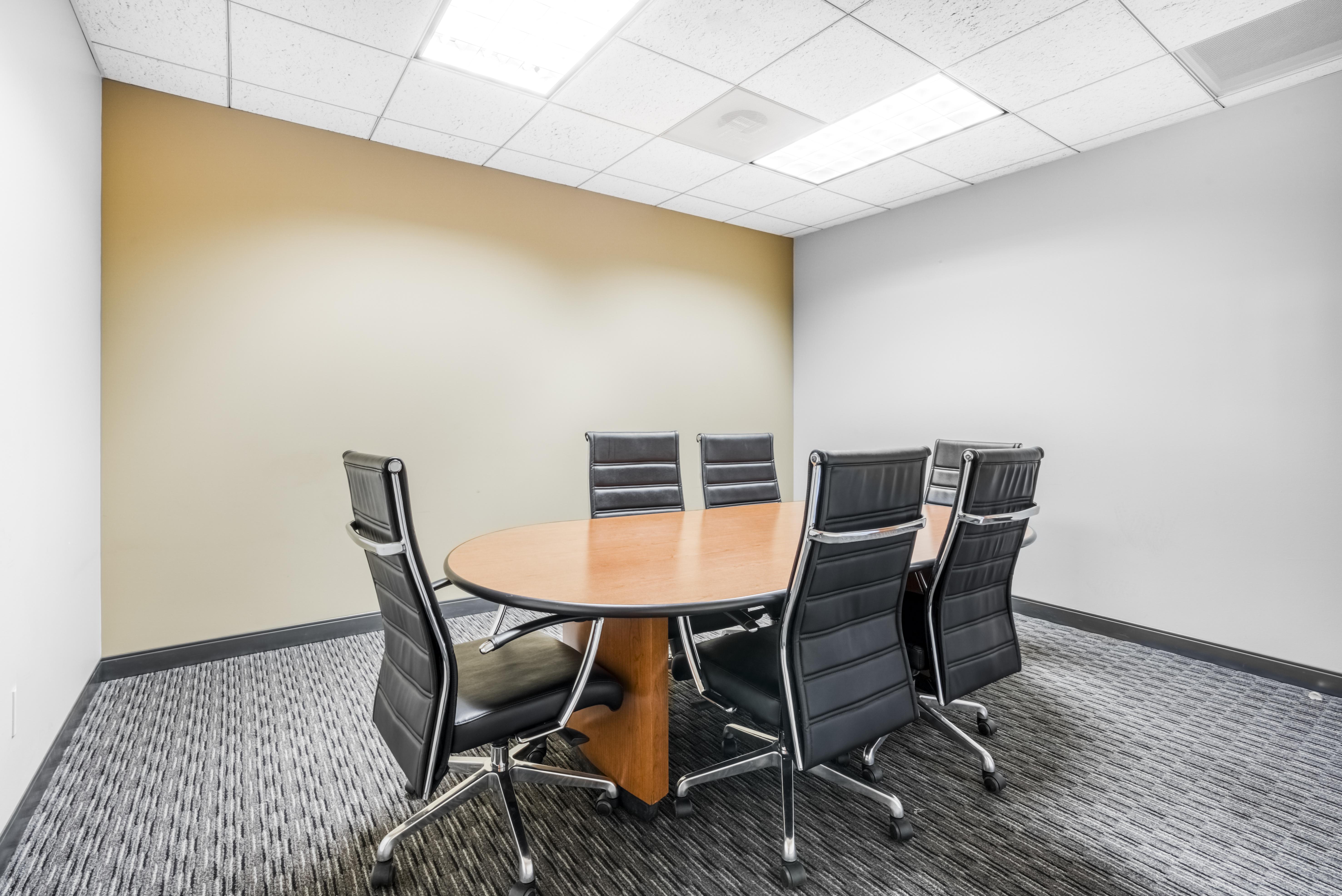 Regus - Illinois, Chicago - 30 S. Wacker Drive image 4