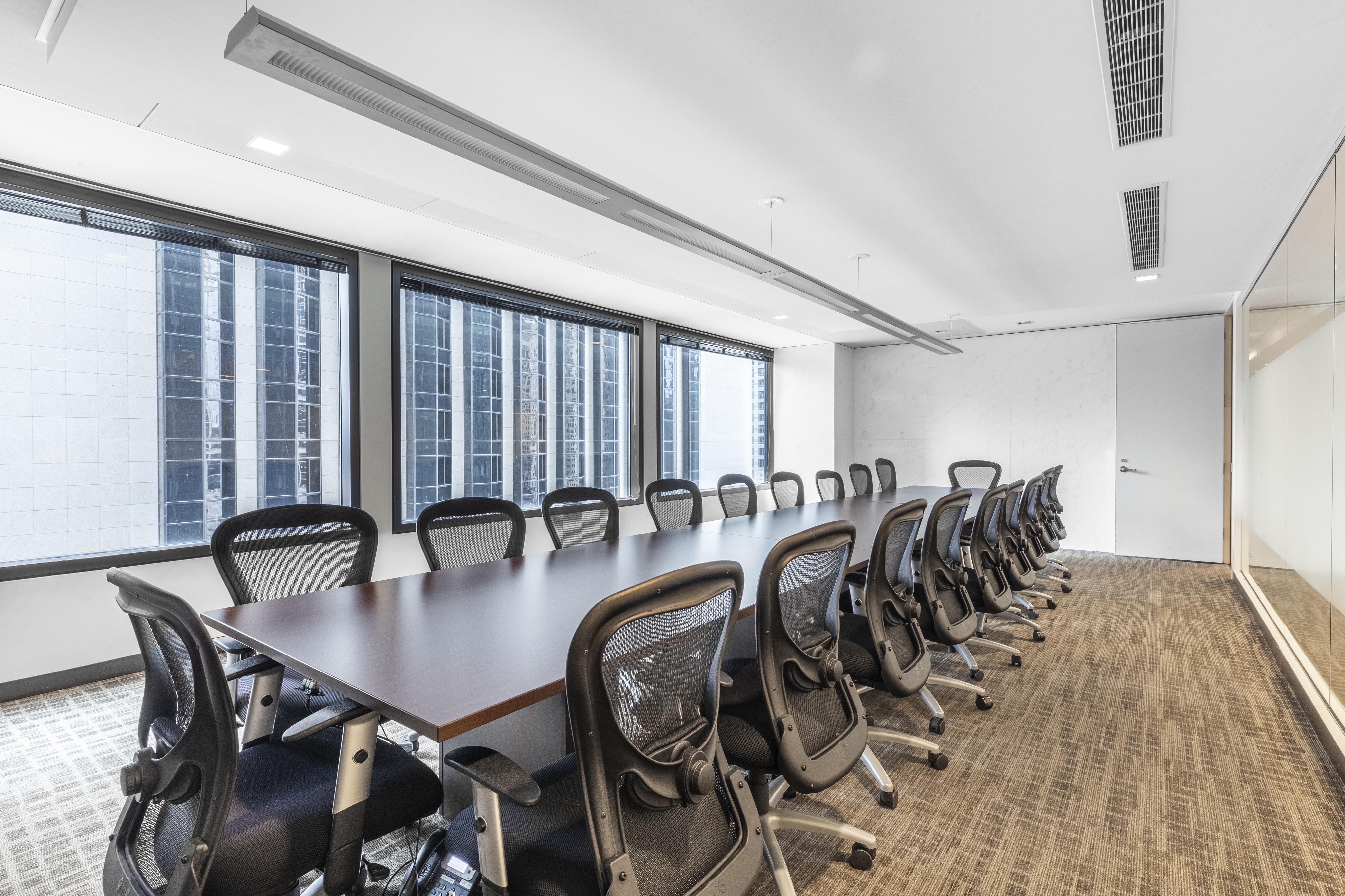 Regus - Illinois, Chicago - CBD - River North image 4