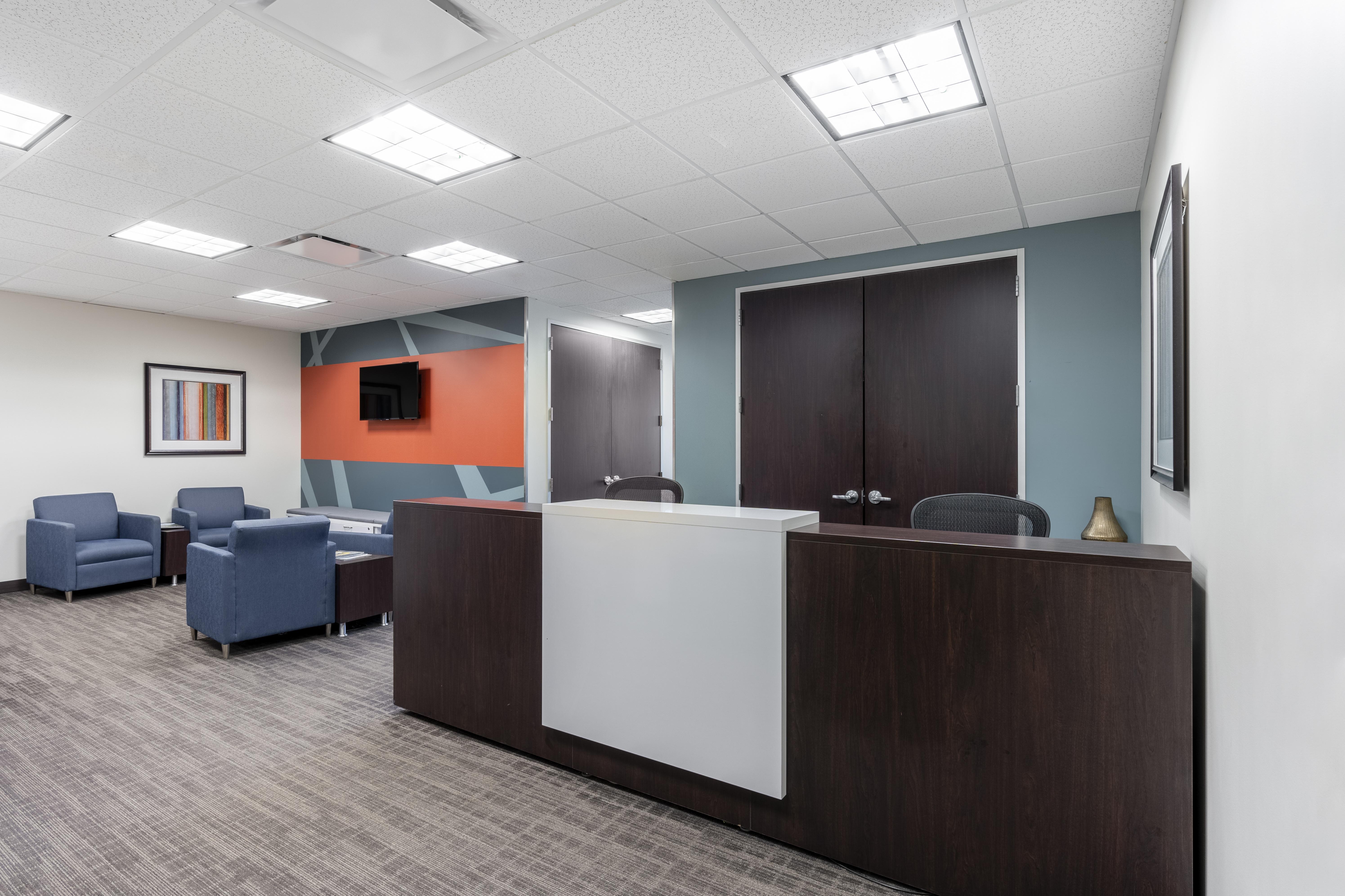 Regus - Illinois, Downers Grove - Executive Towers West image 2