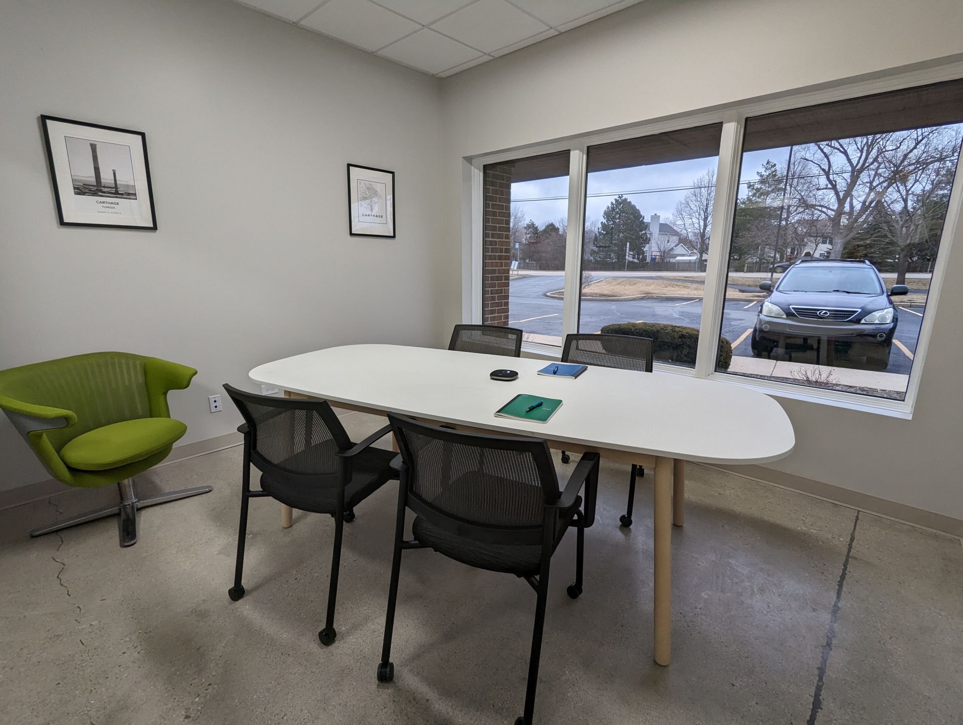 Agora Coworking image 3