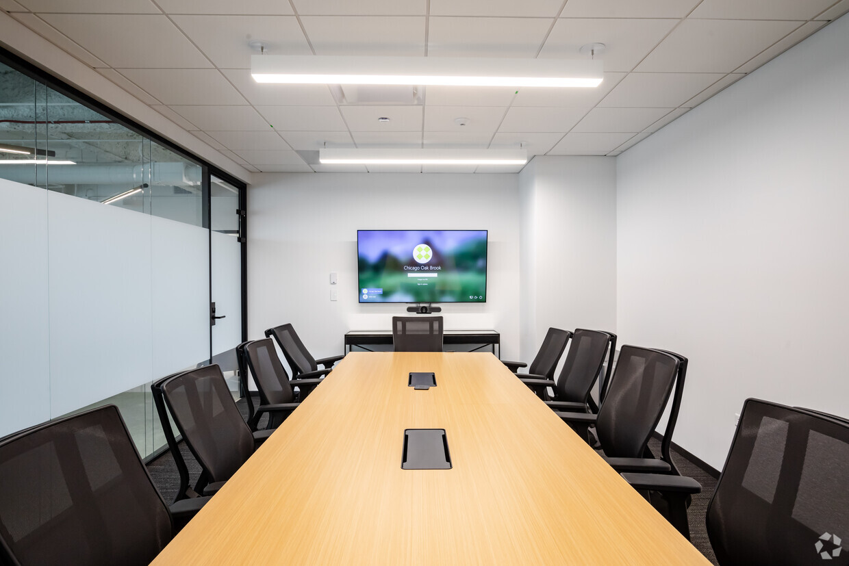 Venture X Chicago - Oak Brook image 3