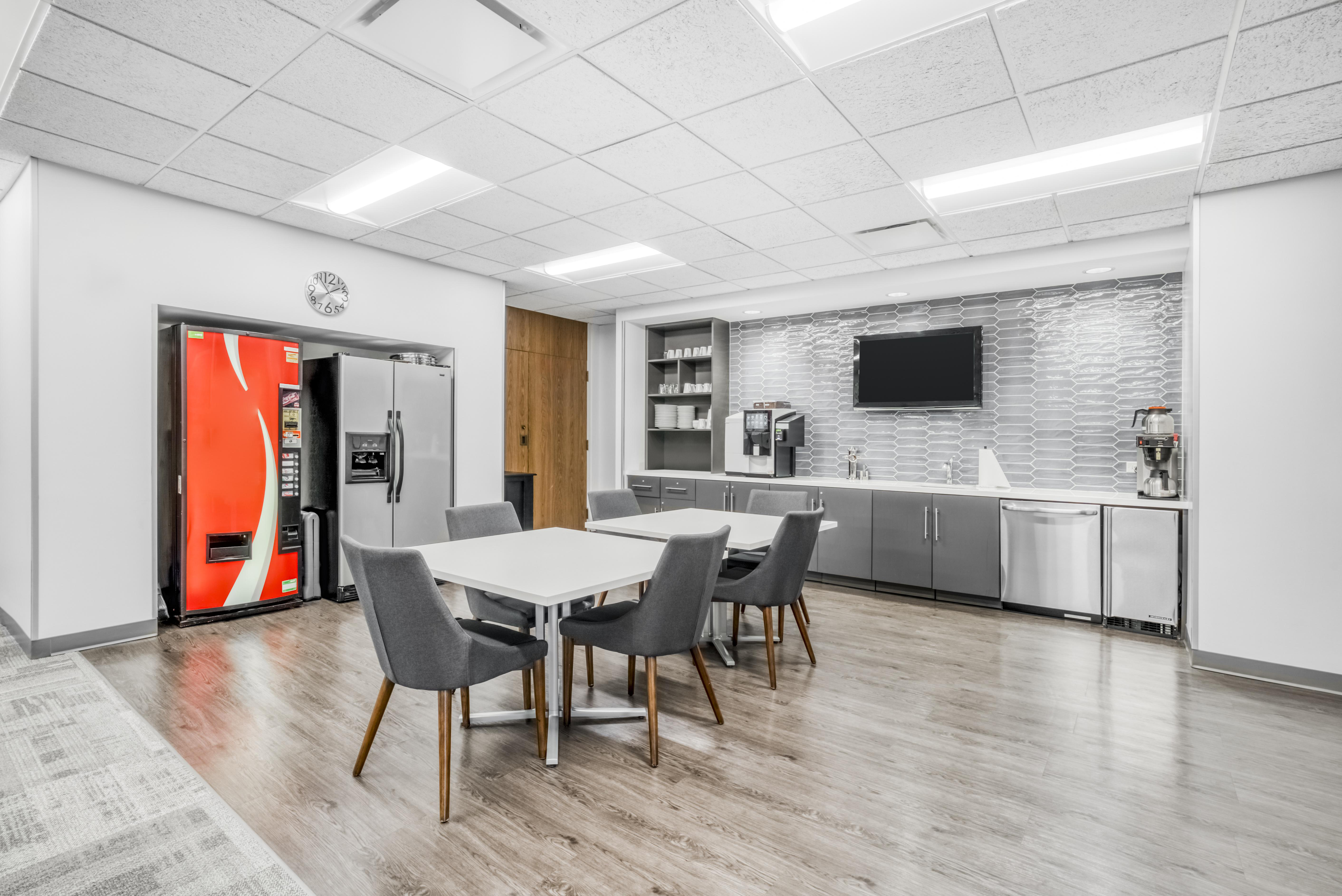 Regus - Illinois, Schaumburg - Gateway Executive Park image 5