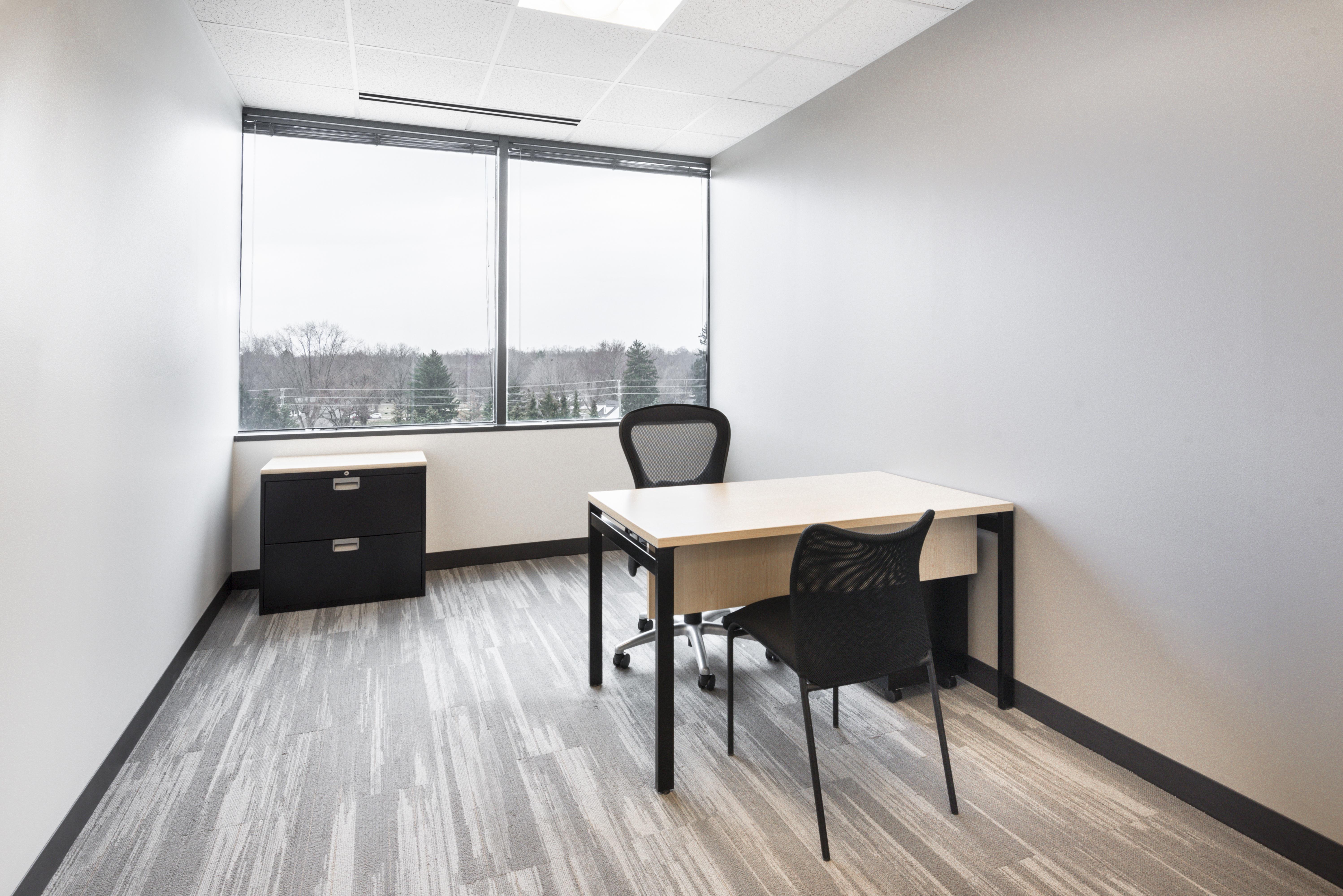 Regus - Indiana, Indianapolis - Parkwood Crossing image 3