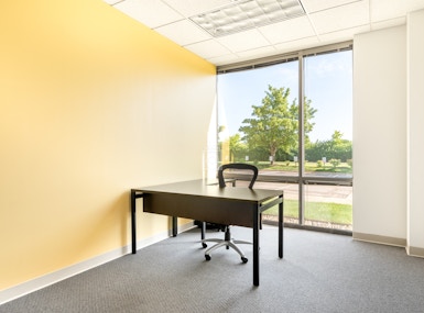 Regus - Indiana, Indianapolis - River Crossing at Keystone (Office Suites Plus) image 3