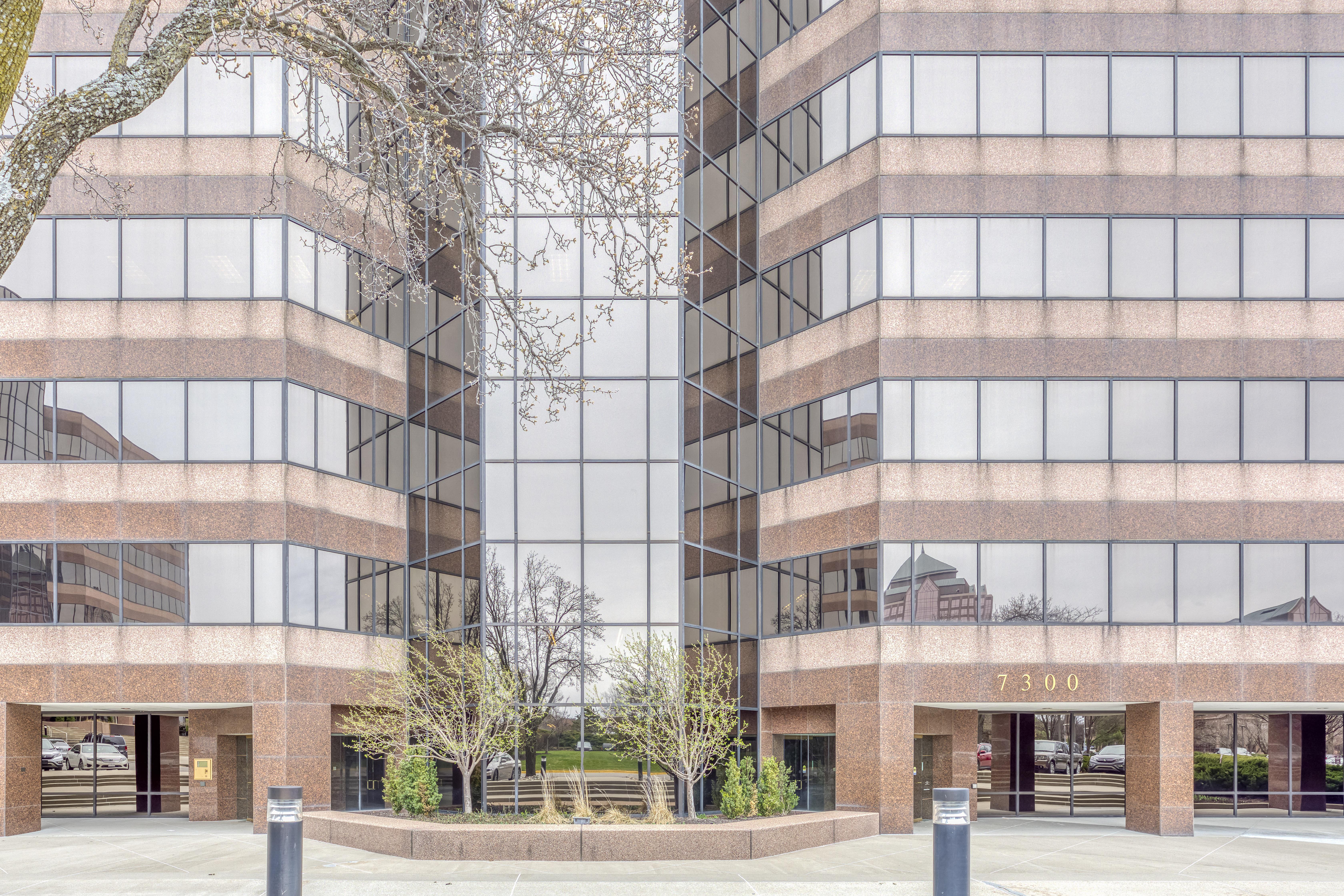 Regus - Kansas, Overland Park - Commerce Plaza profile image