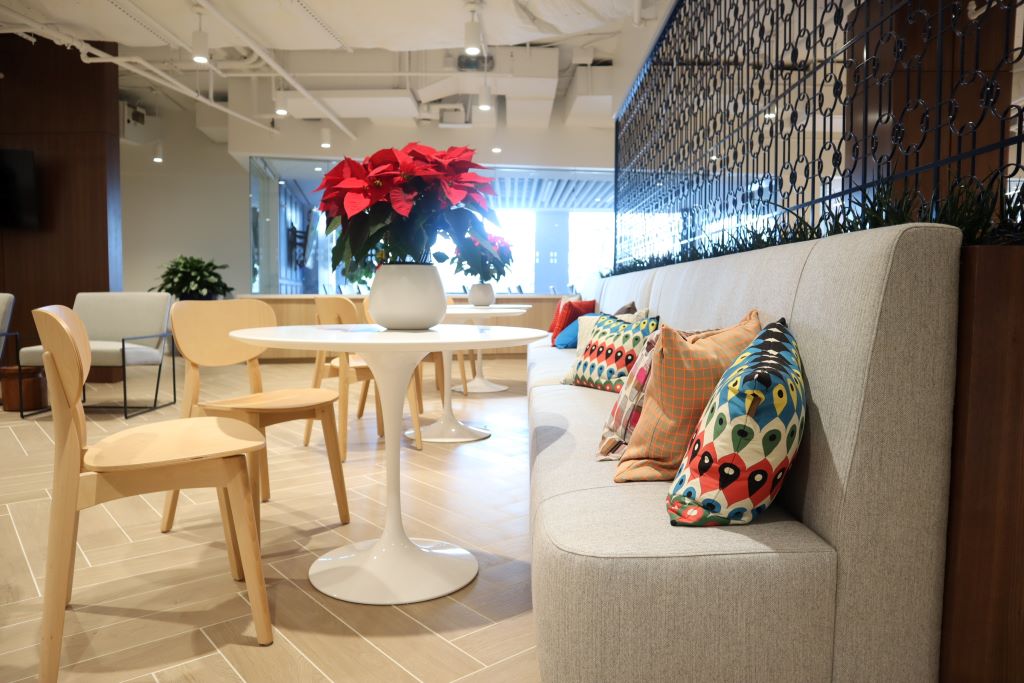 Carr Workplaces Friendship Heights image 2