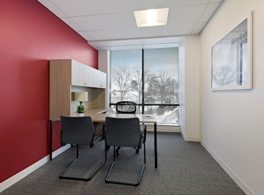 Carr Workplaces Friendship Heights image 3