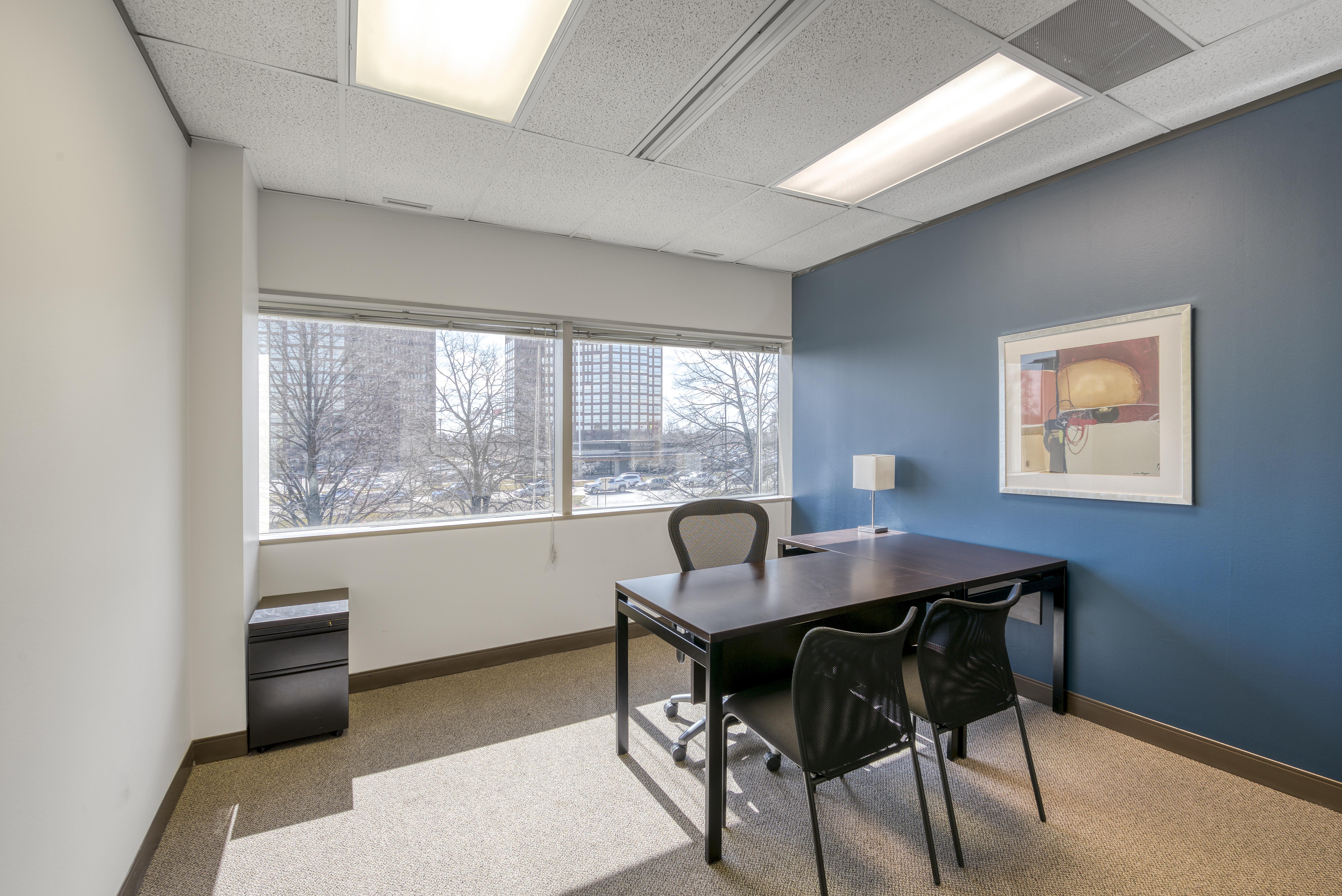 Regus - Michigan, Troy - Troy Liberty Center image 3