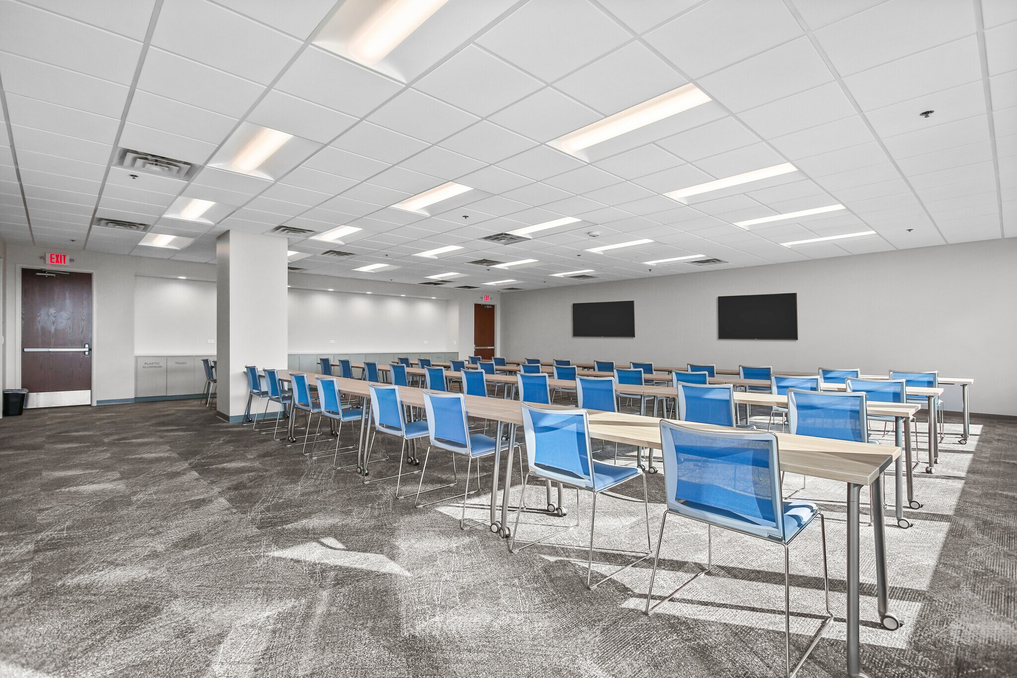 OffiCenters at International Plaza image 4