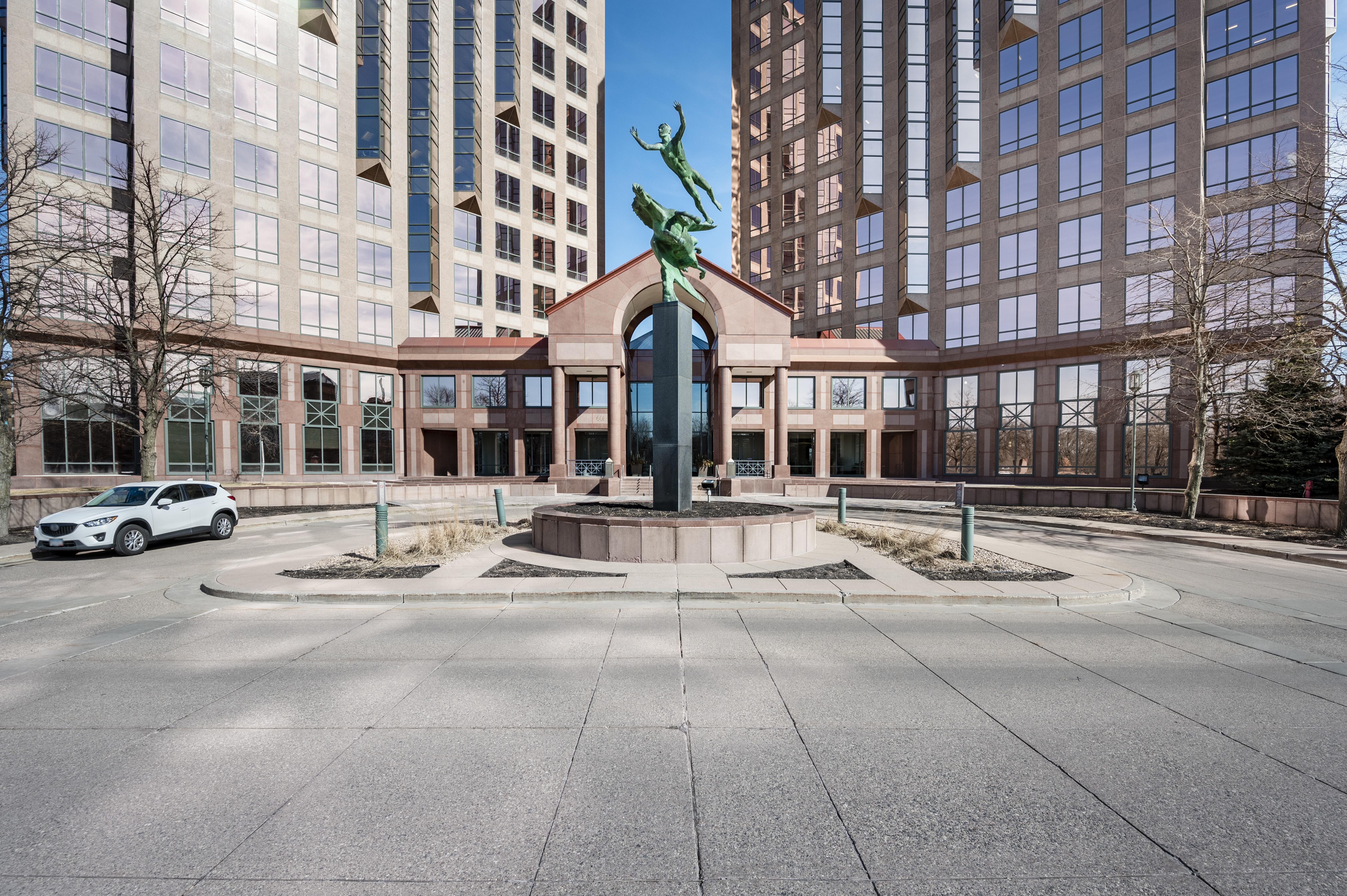 Regus - Minnesota, Minnetonka - Carlson Center image 1