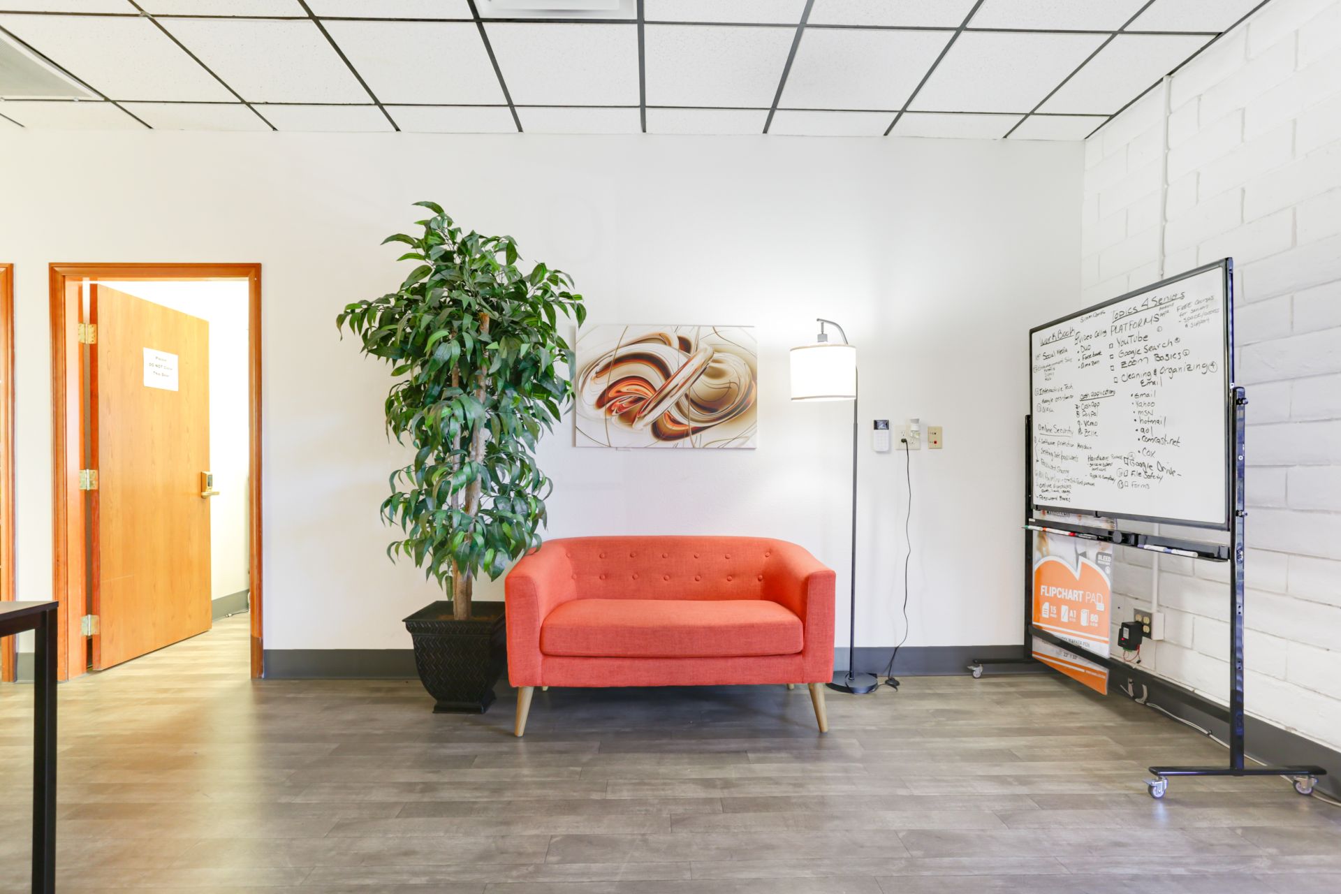 Feathernest Colearning Group image 4