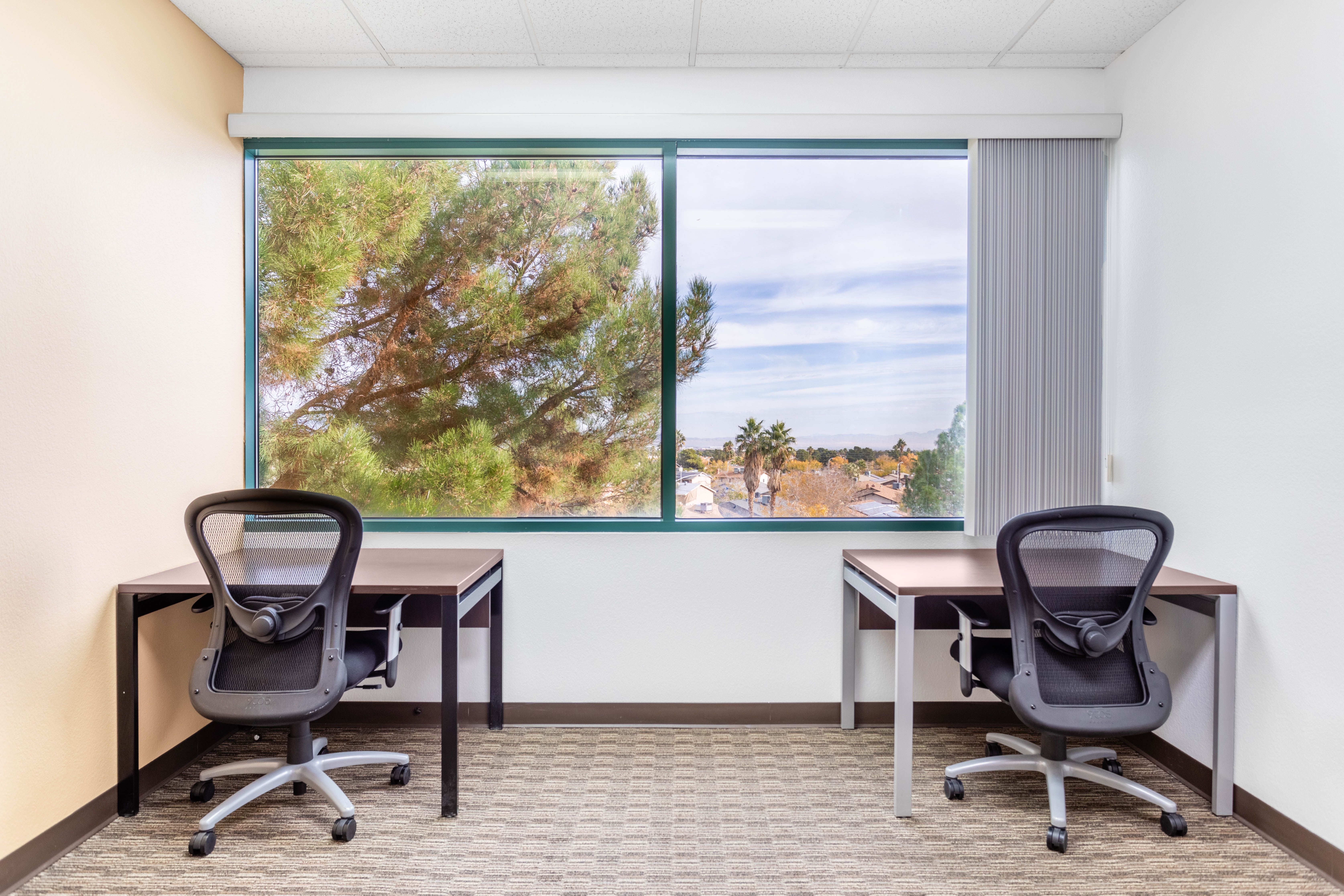 Regus - Nevada, Las Vegas - Rainbow image 3
