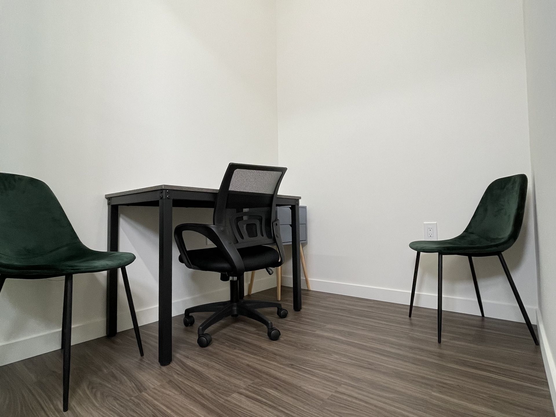 Deskquarters image 2