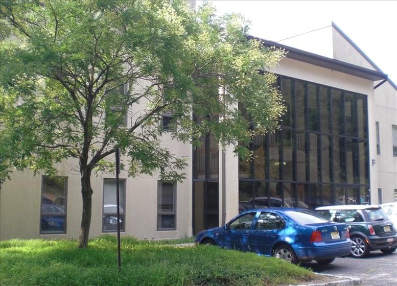 ROI Office Suites image 2