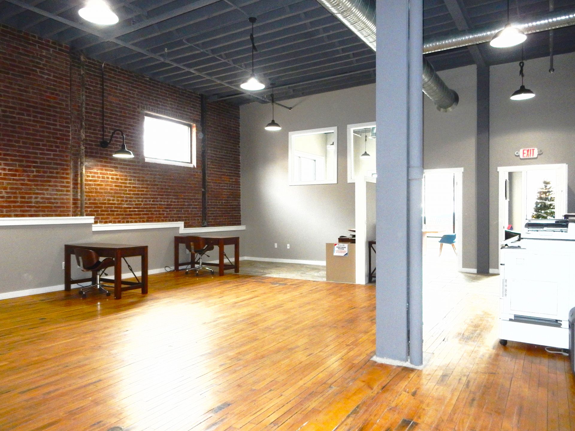 Willow Bay Commerce Center image 4